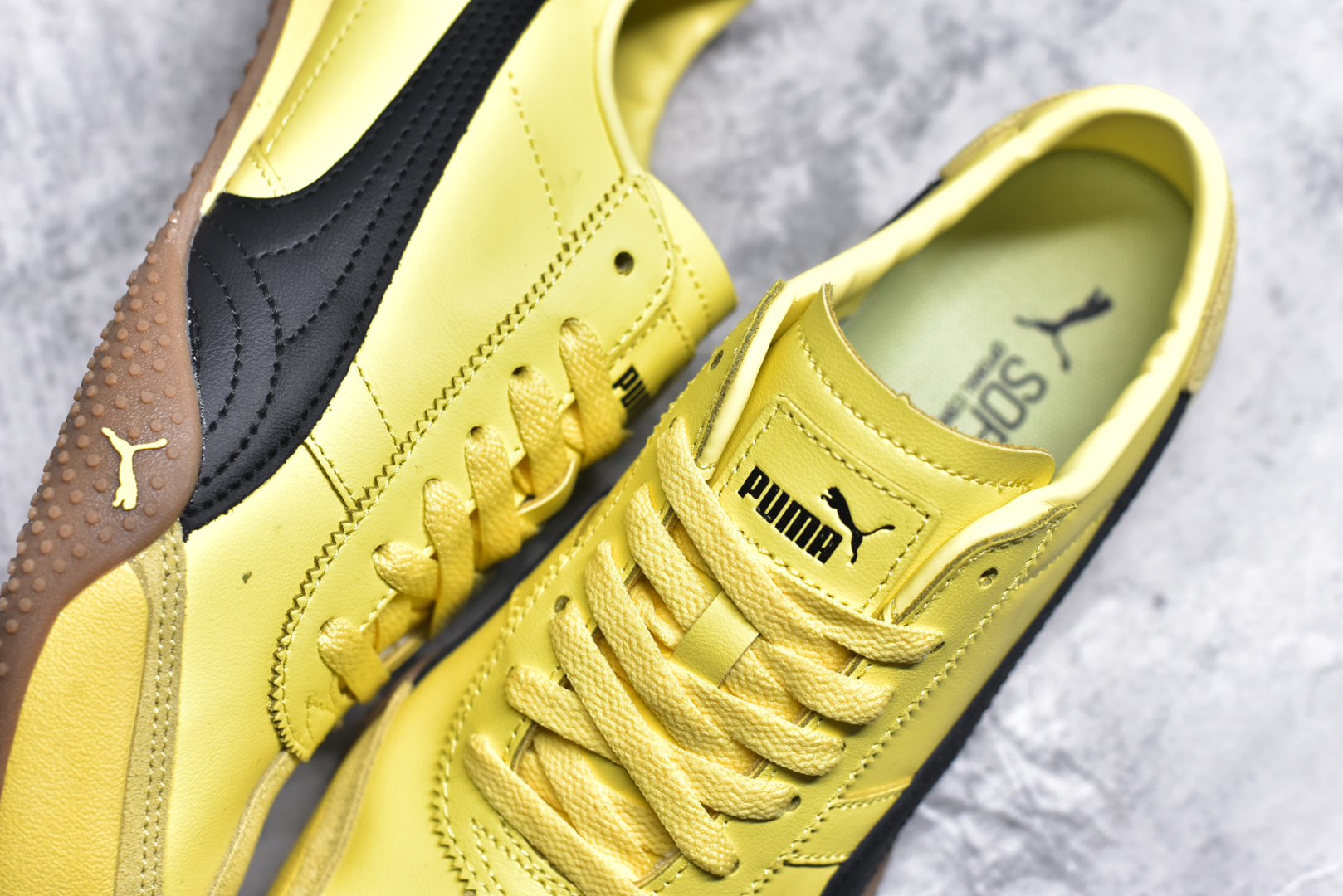 图片[9]-#M纯原 PUMA Bella UT Low 彪马贝拉UT系列低帮薄底德训复古风经典百搭休闲慢跑鞋 继将 Speedcat OG 带回后，近日 Puma 再以品牌档案室的经典鞋型 Bella OG 为蓝本，推出契合时下薄底球鞋趋势的 Bella UT 鞋款。自 21 世纪初问世以来，Bella OG 鞋型以其独特的薄底设计和上翻外底设计收获了众多年轻拥趸，更是 PUMA DNA 中不可磨灭的经典。此番重新推出的 Bella UT 鞋款，整体鞋面采用上乘皮革材质，并延续 Formstrip 设计语言；鞋头处采用精致的包头设计，搭配麂皮材质提升质感；鞋底部分保留 Bella 鞋款标志性的薄底和点状橡胶外底，上翘的设计包裹鞋面；鞋舌与鞋跟分别点缀美洲狮 Logo 与品牌字母 Logo。值得一提的是，本次 Bella UT 鞋款搭载 SOFTFOAM+ 鞋垫，兼顾美学设计与穿着舒适度。而配色上则提供白、黄、蓝、银、粉五款颜色。尺码：36 37 37.5 38 39 39.5 40 40.5 41 42 42.5 43 44 44.5-选品中心