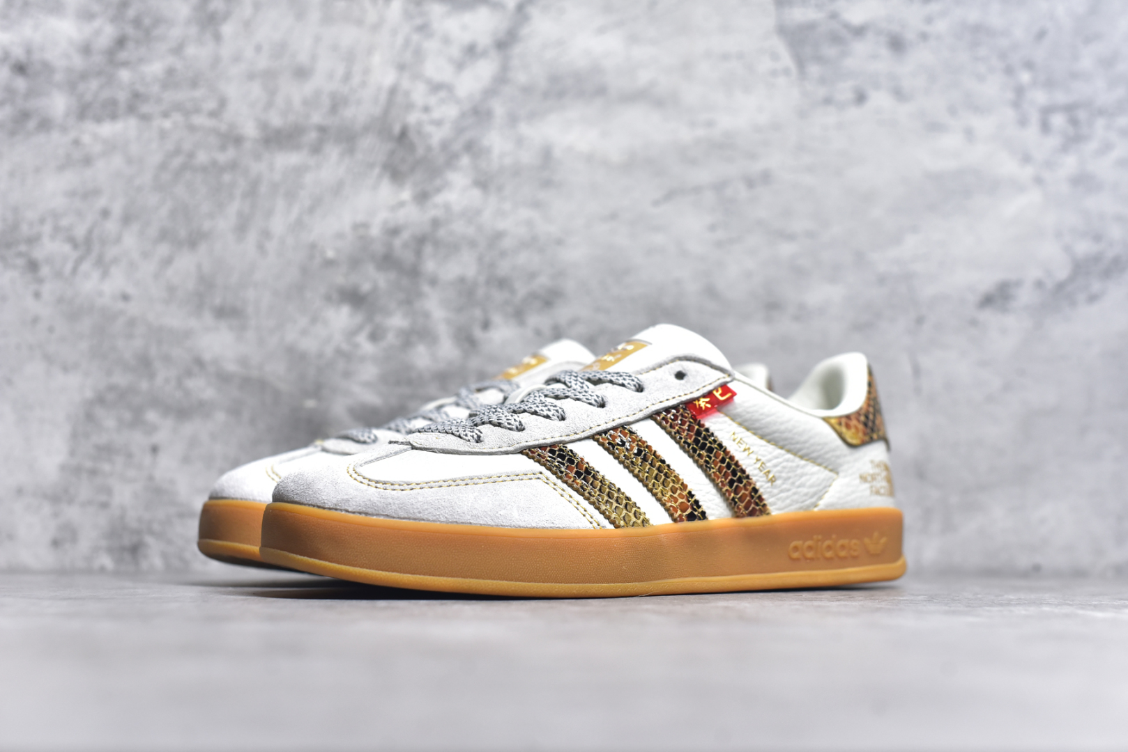 图片[2]-#adidas SAMBA OG 德训鞋 “北面联名-癸巳”高端定制 定制桑巴 大厂纯原品质出货 超高清洁度 细节完美 舒适百搭 低帮休闲板鞋 男女同款 货号：CH6336-718 尺码：36 36.5 37.5 38 38.5 39 40 40.5 41 42 42.5 43 44 44.5 45-选品中心