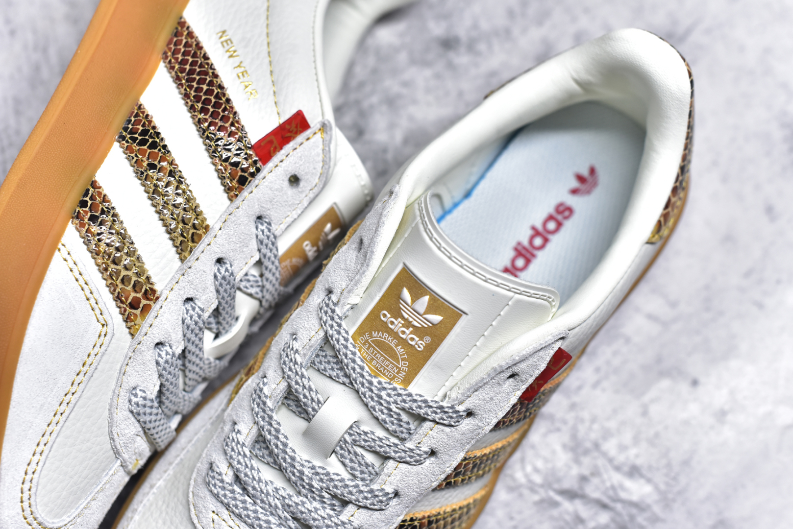 图片[9]-#adidas SAMBA OG 德训鞋 “北面联名-癸巳”高端定制 定制桑巴 大厂纯原品质出货 超高清洁度 细节完美 舒适百搭 低帮休闲板鞋 男女同款 货号：CH6336-718 尺码：36 36.5 37.5 38 38.5 39 40 40.5 41 42 42.5 43 44 44.5 45-选品中心