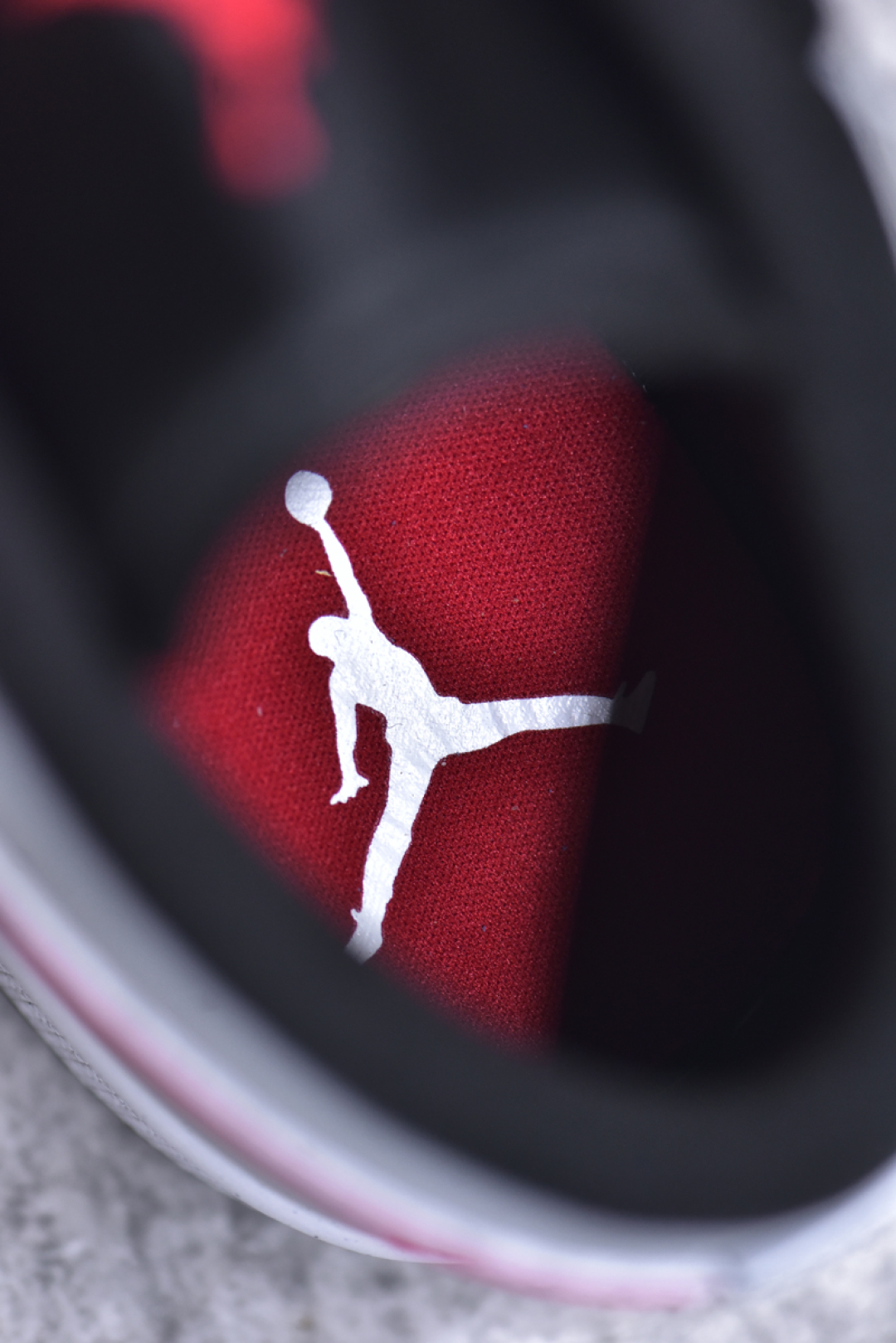 细节图
.
.
.
.
💰215 工厂直销 新毒GET版本
【乔1】
#K版 Air Jordan AJ1 Low 低帮 黑白红 HF3148-106 全新流水线出品 DT版本唯一平替选择 市场第二梯队最强版 全部原鞋开发 原楦原纸板开发 全鞋电脑针车 原厂内置全掌气垫 原盒内在原标 唯一Zp原版鞋带绑法 免检产品 全新2022版型 全头层皮料 完美零毛边处理 原厂配置全掌气垫 价格定位良心 几十个配色陆续出货 实拍调校N版已经零色差零失真 百分百还原实物色彩所见即所得 不存在货不对板色差等低级问题 选购参考实物拍摄 不混卖不参货 只用心做货严格选品 承诺混一赔十 SIZE:36 36.5 37.5 38 38.5 39 40 40.5 41 42 42.5 43 44 44.5 45