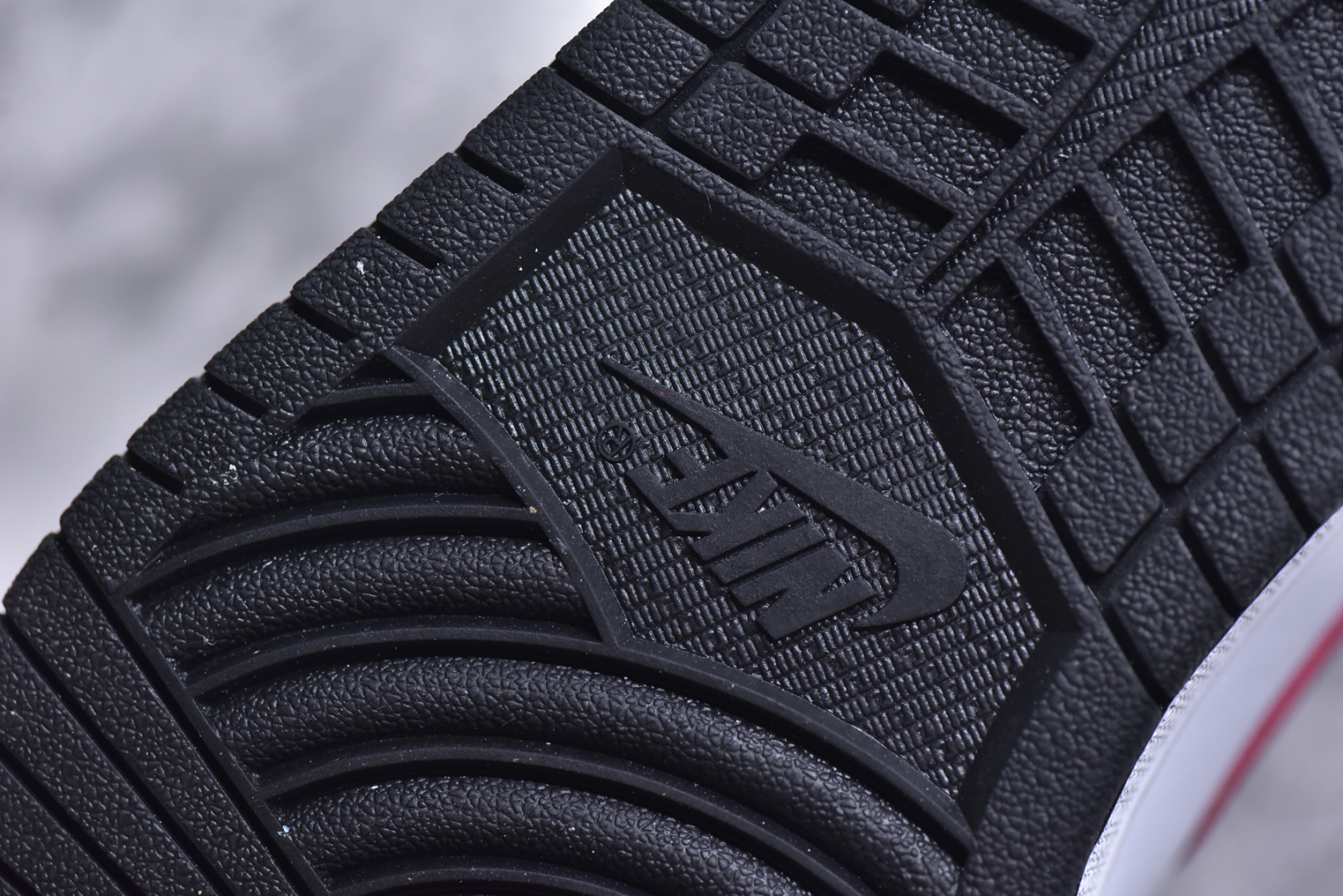 细节图
.
.
.
.
💰215 工厂直销 新毒GET版本
【乔1】
#K版 Air Jordan AJ1 Low 低帮 黑白红 HF3148-106 全新流水线出品 DT版本唯一平替选择 市场第二梯队最强版 全部原鞋开发 原楦原纸板开发 全鞋电脑针车 原厂内置全掌气垫 原盒内在原标 唯一Zp原版鞋带绑法 免检产品 全新2022版型 全头层皮料 完美零毛边处理 原厂配置全掌气垫 价格定位良心 几十个配色陆续出货 实拍调校N版已经零色差零失真 百分百还原实物色彩所见即所得 不存在货不对板色差等低级问题 选购参考实物拍摄 不混卖不参货 只用心做货严格选品 承诺混一赔十 SIZE:36 36.5 37.5 38 38.5 39 40 40.5 41 42 42.5 43 44 44.5 45