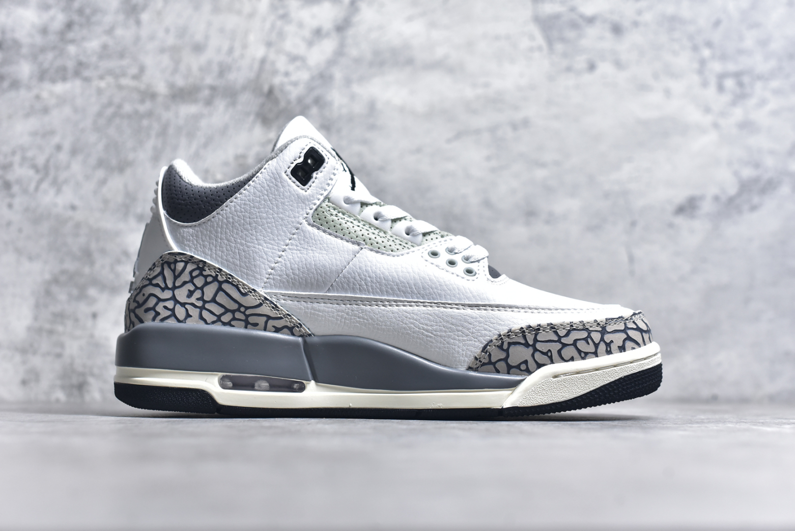 图片[3]-#秒杀 外贸版福利特价 Air Jordan AJ3 系列 原纸板楦头开发 鞋型匹配公司货 正确鞋舌立体高频 最新原厂底模 大底卡色咬花完美 鞋柜必备鞋款 终端现货供应 尺码：36 36.5 37.5 38 38.5 39 40 40.5 41 42 42.5 43 44 44.5 45 46 47.5-选品中心