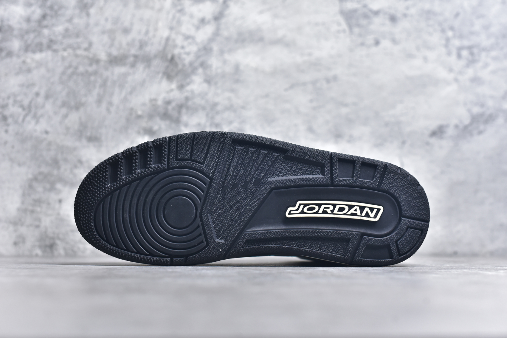图片[6]-#秒杀 外贸版福利特价 Air Jordan AJ3 系列 原纸板楦头开发 鞋型匹配公司货 正确鞋舌立体高频 最新原厂底模 大底卡色咬花完美 鞋柜必备鞋款 终端现货供应 尺码：36 36.5 37.5 38 38.5 39 40 40.5 41 42 42.5 43 44 44.5 45 46 47.5-选品中心