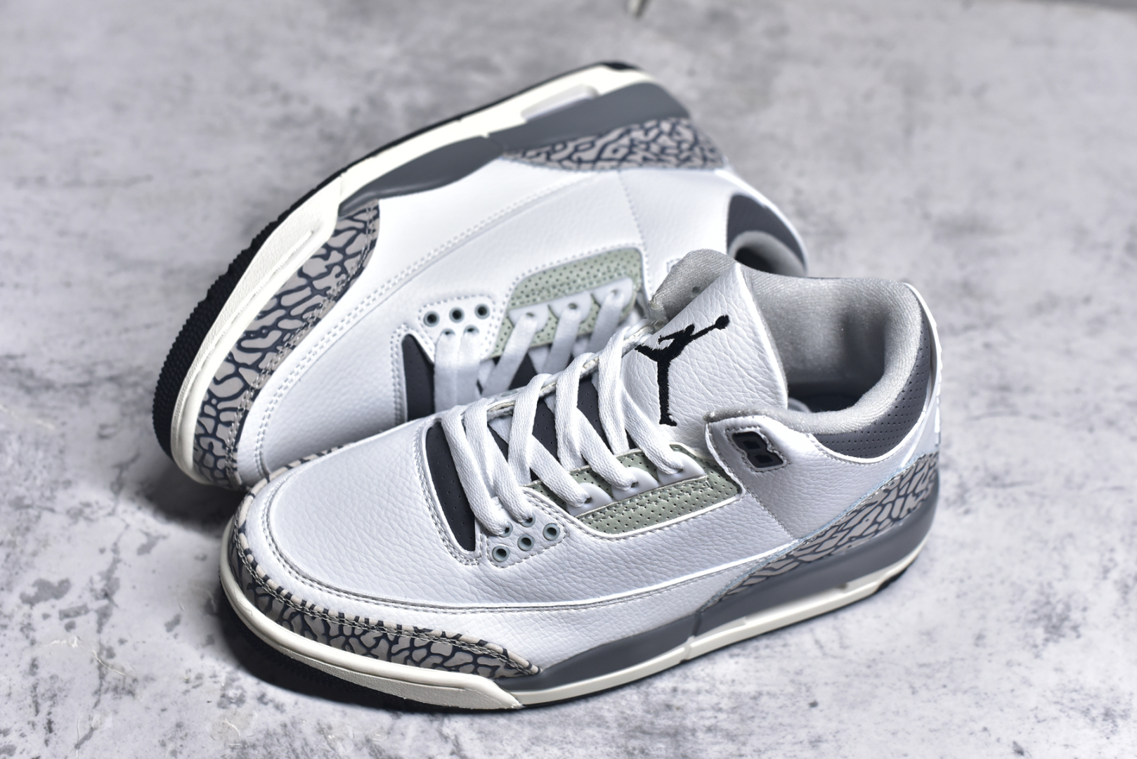 图片[7]-#秒杀 外贸版福利特价 Air Jordan AJ3 系列 原纸板楦头开发 鞋型匹配公司货 正确鞋舌立体高频 最新原厂底模 大底卡色咬花完美 鞋柜必备鞋款 终端现货供应 尺码：36 36.5 37.5 38 38.5 39 40 40.5 41 42 42.5 43 44 44.5 45 46 47.5-选品中心