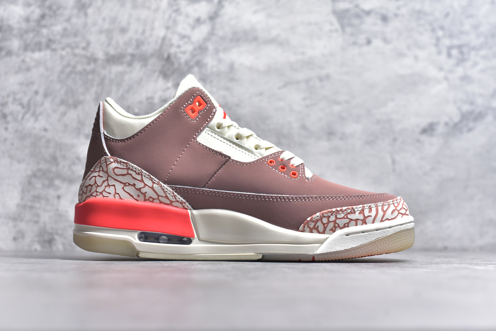 图片[3]-#秒杀 外贸版福利特价 Air Jordan AJ3 系列 原纸板楦头开发 鞋型匹配公司货 正确鞋舌立体高频 最新原厂底模 大底卡色咬花完美 鞋柜必备鞋款 终端现货供应 尺码：36 36.5 37.5 38 38.5 39 40 40.5 41 42 42.5 43 44 44.5 45 46 47.5-选品中心