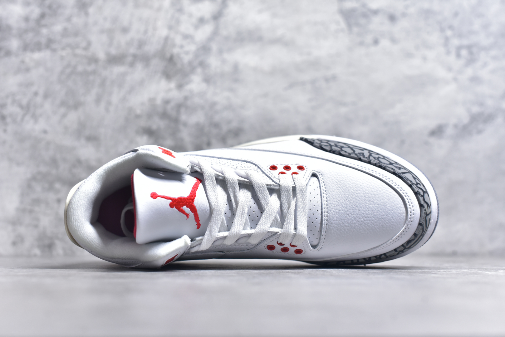 图片[4]-#秒杀 外贸版福利特价 Air Jordan AJ3 系列 原纸板楦头开发 鞋型匹配公司货 正确鞋舌立体高频 最新原厂底模 大底卡色咬花完美 鞋柜必备鞋款 终端现货供应 尺码：36 36.5 37.5 38 38.5 39 40 40.5 41 42 42.5 43 44 44.5 45 46 47.5-选品中心