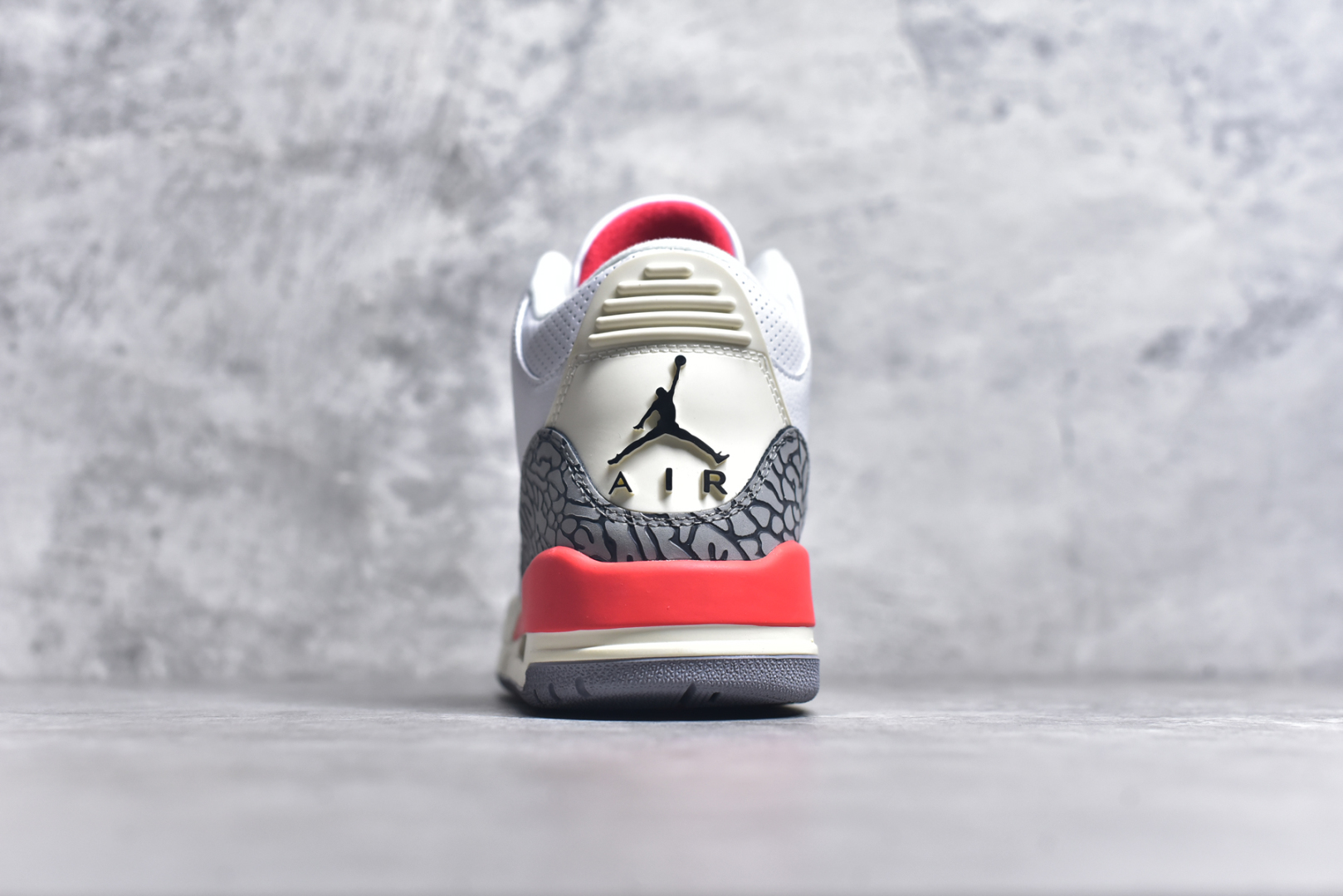 图片[5]-#秒杀 外贸版福利特价 Air Jordan AJ3 系列 原纸板楦头开发 鞋型匹配公司货 正确鞋舌立体高频 最新原厂底模 大底卡色咬花完美 鞋柜必备鞋款 终端现货供应 尺码：36 36.5 37.5 38 38.5 39 40 40.5 41 42 42.5 43 44 44.5 45 46 47.5-选品中心