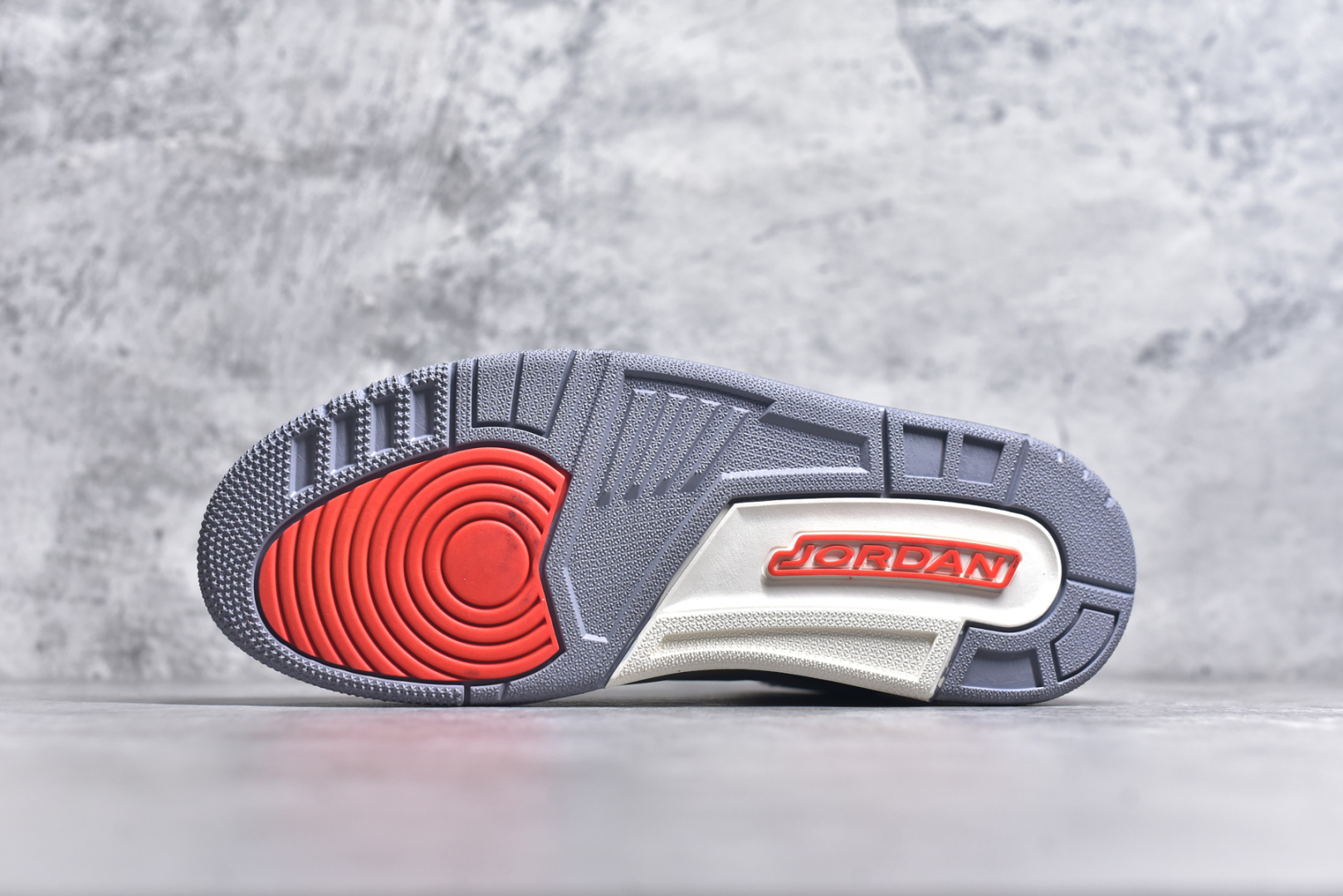 图片[6]-#秒杀 外贸版福利特价 Air Jordan AJ3 系列 原纸板楦头开发 鞋型匹配公司货 正确鞋舌立体高频 最新原厂底模 大底卡色咬花完美 鞋柜必备鞋款 终端现货供应 尺码：36 36.5 37.5 38 38.5 39 40 40.5 41 42 42.5 43 44 44.5 45 46 47.5-选品中心