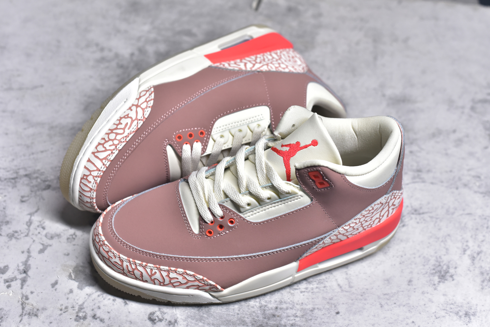 图片[7]-#秒杀 外贸版福利特价 Air Jordan AJ3 系列 原纸板楦头开发 鞋型匹配公司货 正确鞋舌立体高频 最新原厂底模 大底卡色咬花完美 鞋柜必备鞋款 终端现货供应 尺码：36 36.5 37.5 38 38.5 39 40 40.5 41 42 42.5 43 44 44.5 45 46 47.5-选品中心
