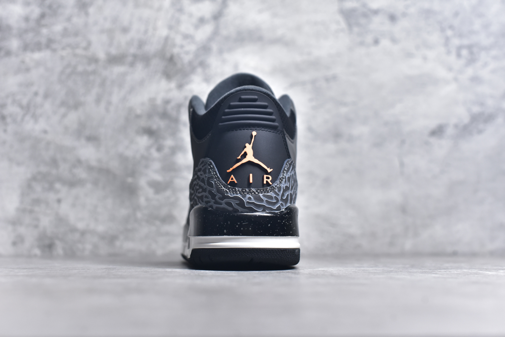 图片[5]-#秒杀 外贸版福利特价 Air Jordan AJ3 系列 原纸板楦头开发 鞋型匹配公司货 正确鞋舌立体高频 最新原厂底模 大底卡色咬花完美 鞋柜必备鞋款 终端现货供应 尺码：36 36.5 37.5 38 38.5 39 40 40.5 41 42 42.5 43 44 44.5 45 46 47.5-选品中心