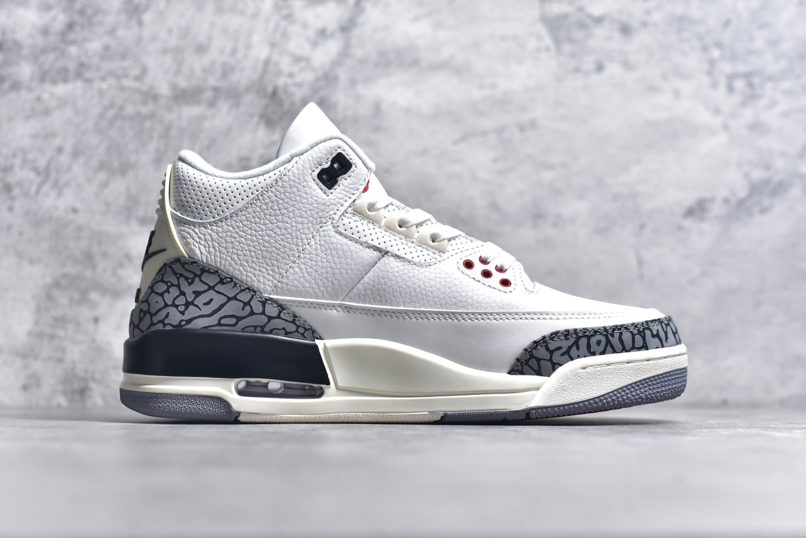 图片[3]-#秒杀 外贸版福利特价 Air Jordan AJ3 系列 原纸板楦头开发 鞋型匹配公司货 正确鞋舌立体高频 最新原厂底模 大底卡色咬花完美 鞋柜必备鞋款 终端现货供应 尺码：36 36.5 37.5 38 38.5 39 40 40.5 41 42 42.5 43 44 44.5 45 46 47.5-选品中心