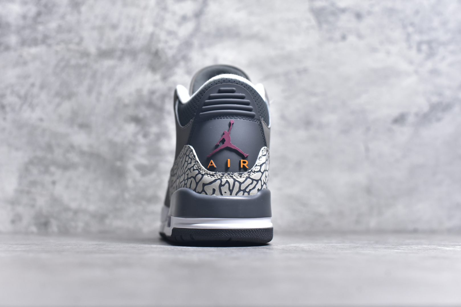 图片[5]-#秒杀 外贸版福利特价 Air Jordan AJ3 系列 原纸板楦头开发 鞋型匹配公司货 正确鞋舌立体高频 最新原厂底模 大底卡色咬花完美 鞋柜必备鞋款 终端现货供应 尺码：36 36.5 37.5 38 38.5 39 40 40.5 41 42 42.5 43 44 44.5 45 46 47.5-选品中心