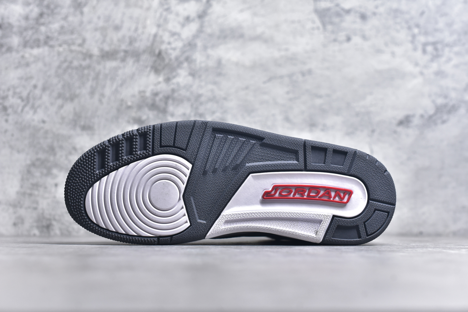 图片[6]-#秒杀 外贸版福利特价 Air Jordan AJ3 系列 原纸板楦头开发 鞋型匹配公司货 正确鞋舌立体高频 最新原厂底模 大底卡色咬花完美 鞋柜必备鞋款 终端现货供应 尺码：36 36.5 37.5 38 38.5 39 40 40.5 41 42 42.5 43 44 44.5 45 46 47.5-选品中心