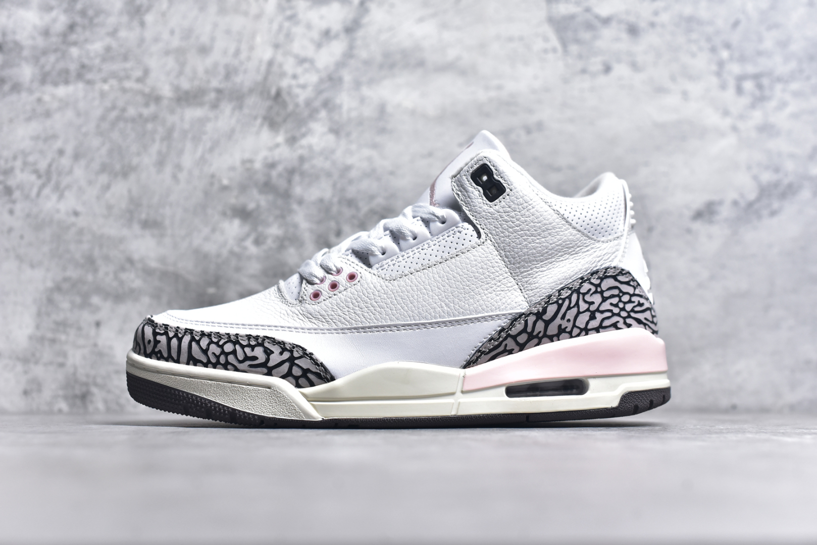 #秒杀 外贸版福利特价 Air Jordan AJ3 系列 原纸板楦头开发 鞋型匹配公司货 正确鞋舌立体高频 最新原厂底模 大底卡色咬花完美 鞋柜必备鞋款 终端现货供应 尺码：36 36.5 37.5 38 38.5 39 40 40.5 41 42 42.5 43 44 44.5 45 46 47.5-选品中心