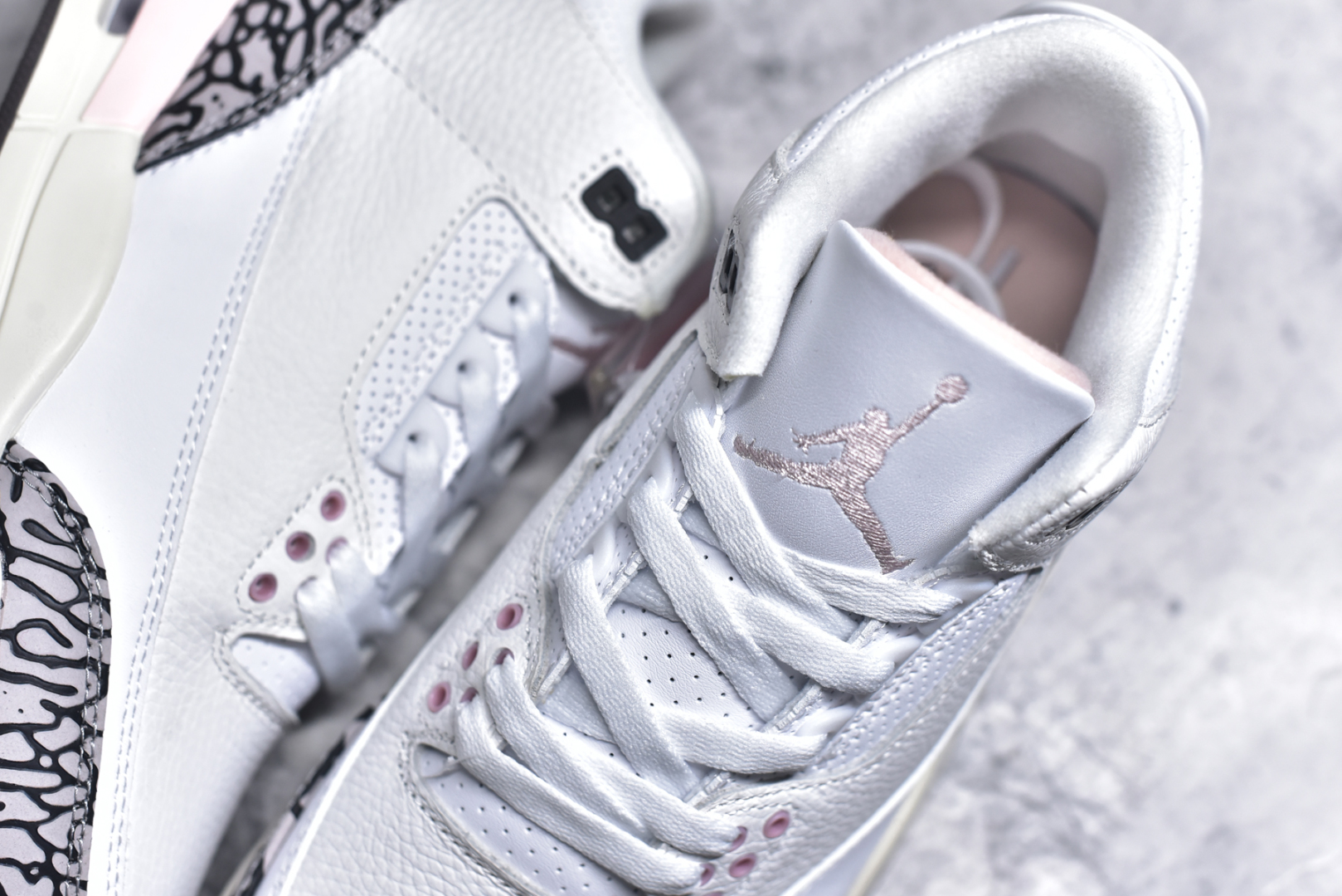 图片[9]-#秒杀 外贸版福利特价 Air Jordan AJ3 系列 原纸板楦头开发 鞋型匹配公司货 正确鞋舌立体高频 最新原厂底模 大底卡色咬花完美 鞋柜必备鞋款 终端现货供应 尺码：36 36.5 37.5 38 38.5 39 40 40.5 41 42 42.5 43 44 44.5 45 46 47.5-选品中心