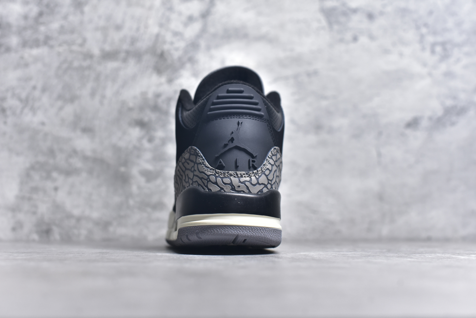 图片[5]-#秒杀 外贸版福利特价 Air Jordan AJ3 系列 原纸板楦头开发 鞋型匹配公司货 正确鞋舌立体高频 最新原厂底模 大底卡色咬花完美 鞋柜必备鞋款 终端现货供应 尺码：36 36.5 37.5 38 38.5 39 40 40.5 41 42 42.5 43 44 44.5 45 46 47.5-选品中心