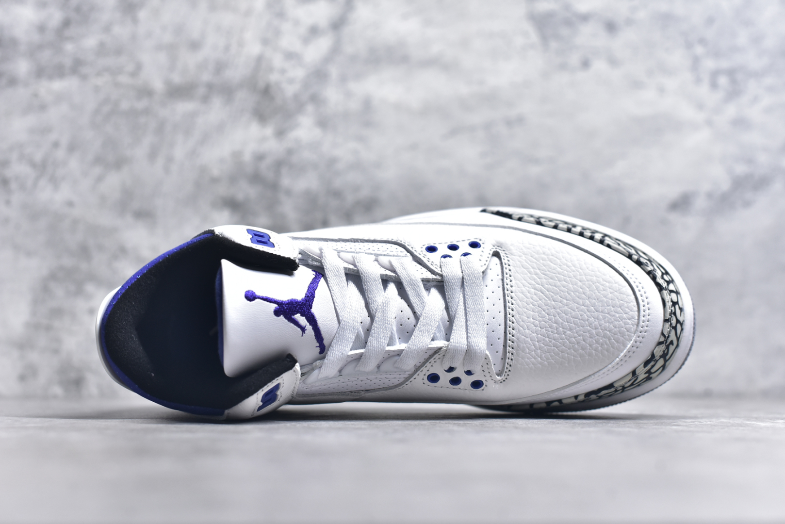 图片[4]-#秒杀 外贸版福利特价 Air Jordan AJ3 系列 原纸板楦头开发 鞋型匹配公司货 正确鞋舌立体高频 最新原厂底模 大底卡色咬花完美 鞋柜必备鞋款 终端现货供应 尺码：36 36.5 37.5 38 38.5 39 40 40.5 41 42 42.5 43 44 44.5 45 46 47.5-选品中心