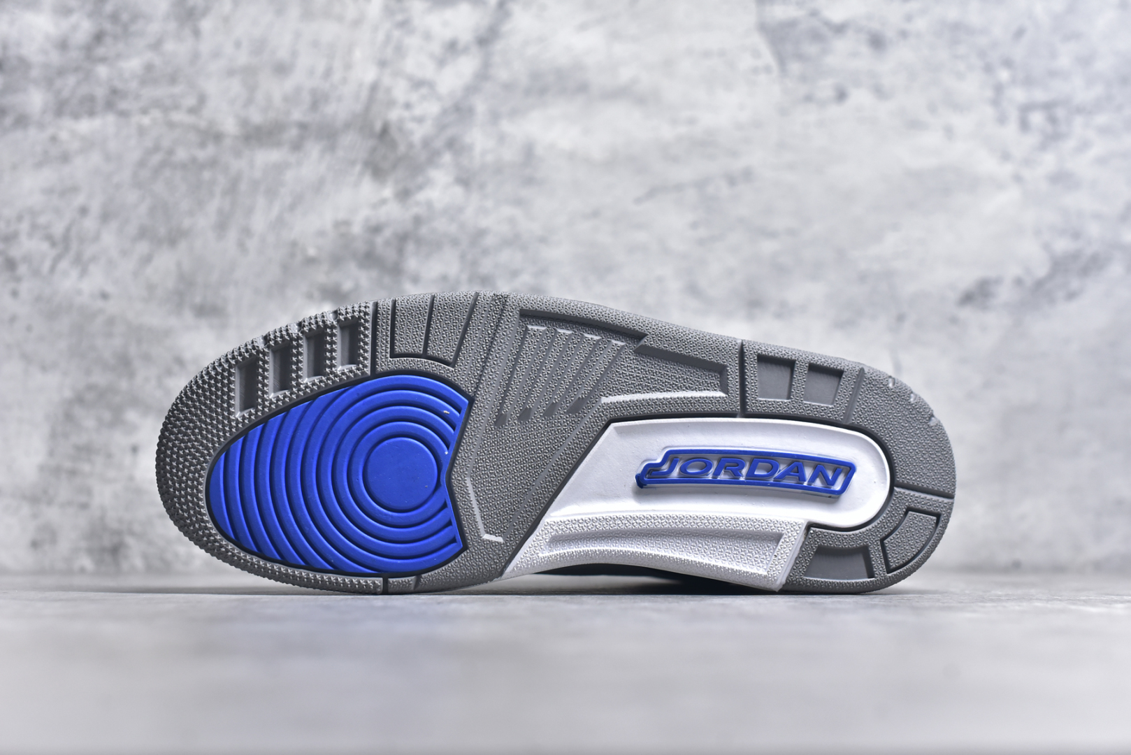 图片[6]-#秒杀 外贸版福利特价 Air Jordan AJ3 系列 原纸板楦头开发 鞋型匹配公司货 正确鞋舌立体高频 最新原厂底模 大底卡色咬花完美 鞋柜必备鞋款 终端现货供应 尺码：36 36.5 37.5 38 38.5 39 40 40.5 41 42 42.5 43 44 44.5 45 46 47.5-选品中心