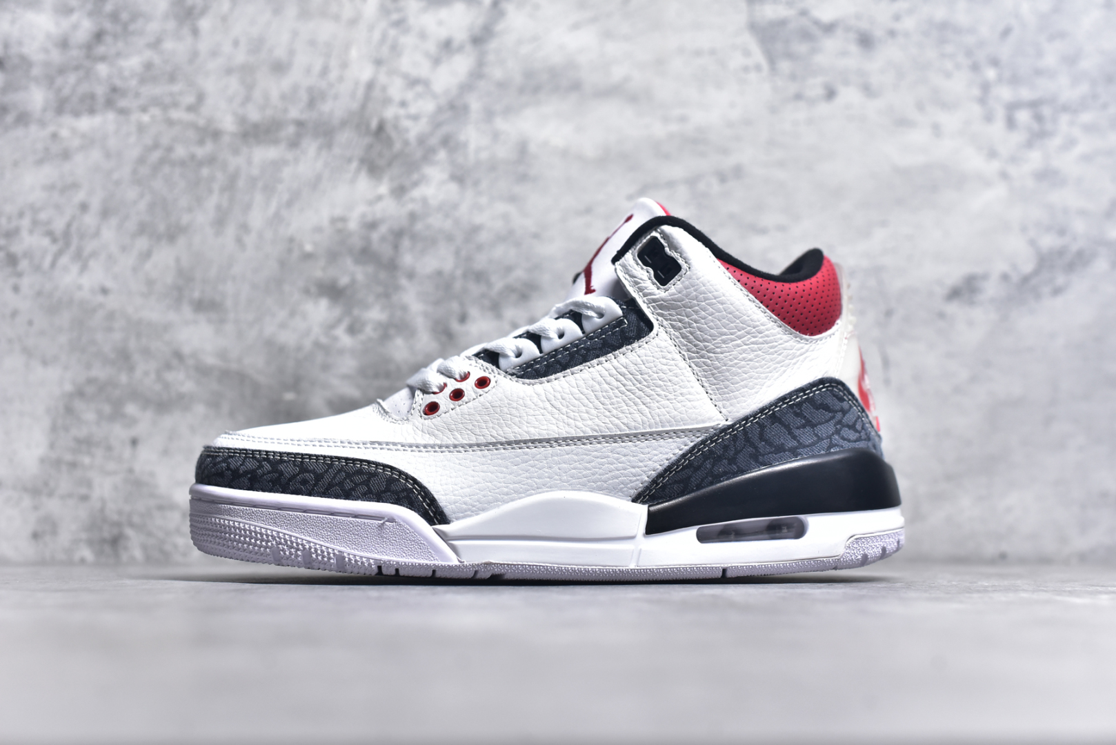#秒杀 外贸版福利特价 Air Jordan AJ3 系列 原纸板楦头开发 鞋型匹配公司货 正确鞋舌立体高频 最新原厂底模 大底卡色咬花完美 鞋柜必备鞋款 终端现货供应 尺码：36 36.5 37.5 38 38.5 39 40 40.5 41 42 42.5 43 44 44.5 45 46 47.5-选品中心