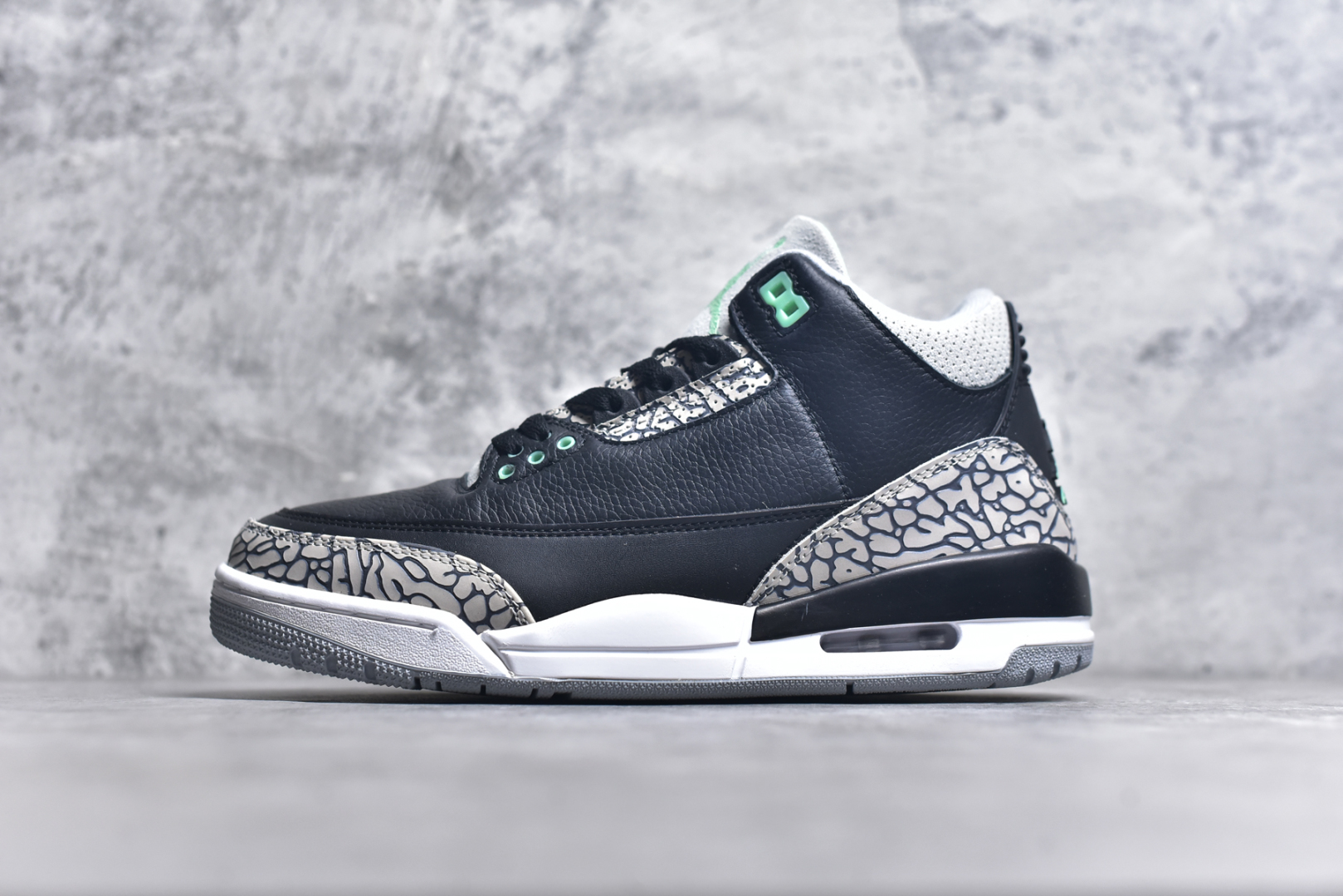 #秒杀 外贸版福利特价 Air Jordan AJ3 系列 原纸板楦头开发 鞋型匹配公司货 正确鞋舌立体高频 最新原厂底模 大底卡色咬花完美 鞋柜必备鞋款 终端现货供应 尺码：36 36.5 37.5 38 38.5 39 40 40.5 41 42 42.5 43 44 44.5 45 46 47.5-选品中心