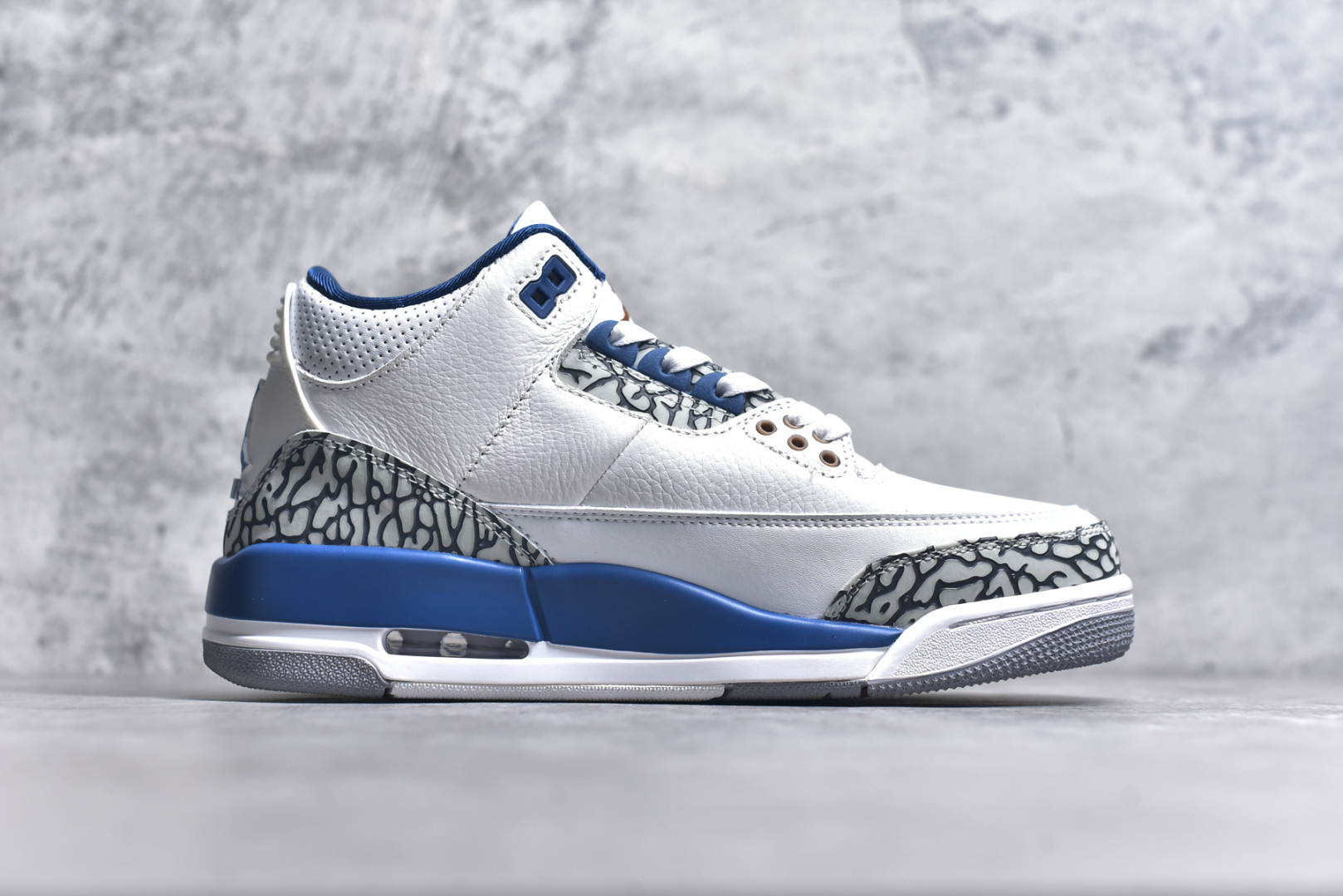 图片[3]-#秒杀 外贸版福利特价 Air Jordan AJ3 系列 原纸板楦头开发 鞋型匹配公司货 正确鞋舌立体高频 最新原厂底模 大底卡色咬花完美 鞋柜必备鞋款 终端现货供应 尺码：36 36.5 37.5 38 38.5 39 40 40.5 41 42 42.5 43 44 44.5 45 46 47.5-选品中心