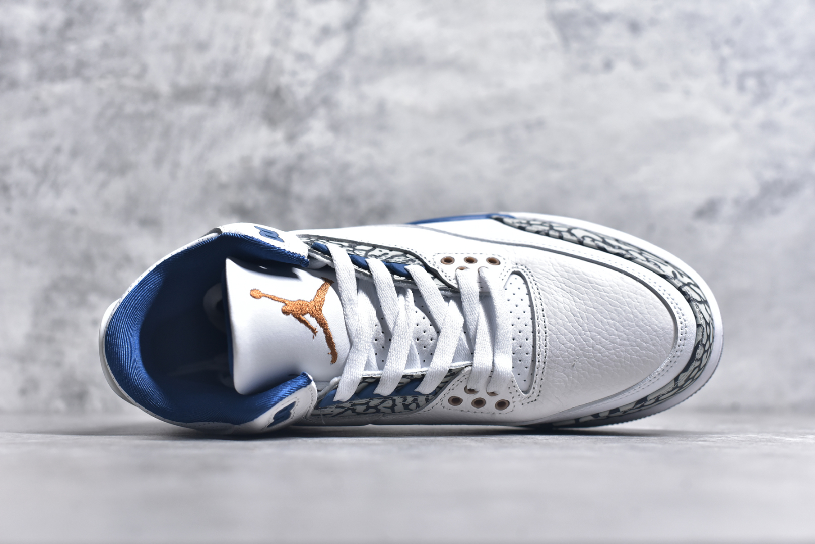 图片[4]-#秒杀 外贸版福利特价 Air Jordan AJ3 系列 原纸板楦头开发 鞋型匹配公司货 正确鞋舌立体高频 最新原厂底模 大底卡色咬花完美 鞋柜必备鞋款 终端现货供应 尺码：36 36.5 37.5 38 38.5 39 40 40.5 41 42 42.5 43 44 44.5 45 46 47.5-选品中心