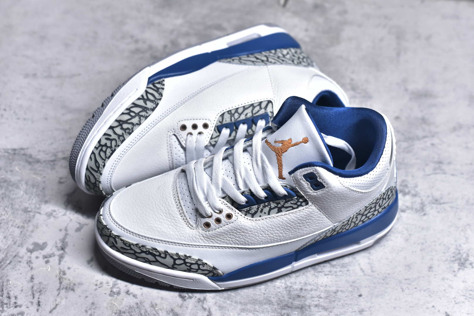图片[7]-#秒杀 外贸版福利特价 Air Jordan AJ3 系列 原纸板楦头开发 鞋型匹配公司货 正确鞋舌立体高频 最新原厂底模 大底卡色咬花完美 鞋柜必备鞋款 终端现货供应 尺码：36 36.5 37.5 38 38.5 39 40 40.5 41 42 42.5 43 44 44.5 45 46 47.5-选品中心
