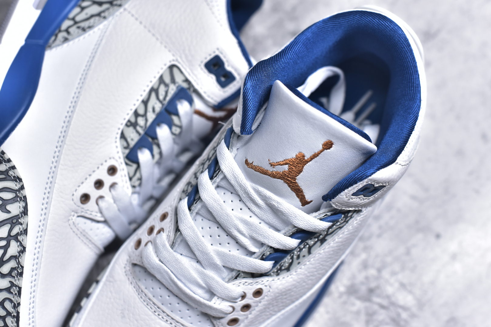 图片[9]-#秒杀 外贸版福利特价 Air Jordan AJ3 系列 原纸板楦头开发 鞋型匹配公司货 正确鞋舌立体高频 最新原厂底模 大底卡色咬花完美 鞋柜必备鞋款 终端现货供应 尺码：36 36.5 37.5 38 38.5 39 40 40.5 41 42 42.5 43 44 44.5 45 46 47.5-选品中心