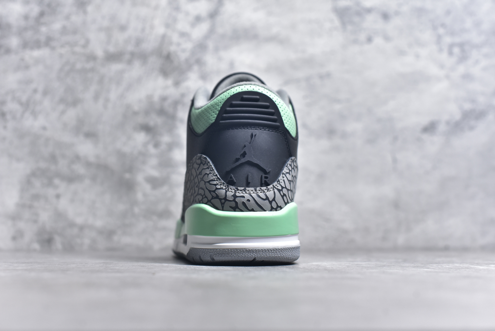 图片[5]-#秒杀 外贸版福利特价 Air Jordan AJ3 系列 原纸板楦头开发 鞋型匹配公司货 正确鞋舌立体高频 最新原厂底模 大底卡色咬花完美 鞋柜必备鞋款 终端现货供应 尺码：36 36.5 37.5 38 38.5 39 40 40.5 41 42 42.5 43 44 44.5 45 46 47.5-选品中心