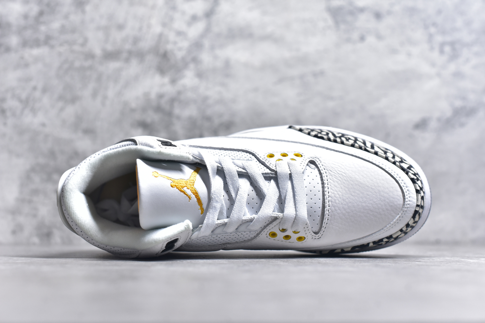 图片[4]-#秒杀 外贸版福利特价 Air Jordan AJ3 系列 原纸板楦头开发 鞋型匹配公司货 正确鞋舌立体高频 最新原厂底模 大底卡色咬花完美 鞋柜必备鞋款 终端现货供应 尺码：36 36.5 37.5 38 38.5 39 40 40.5 41 42 42.5 43 44 44.5 45 46 47.5-选品中心