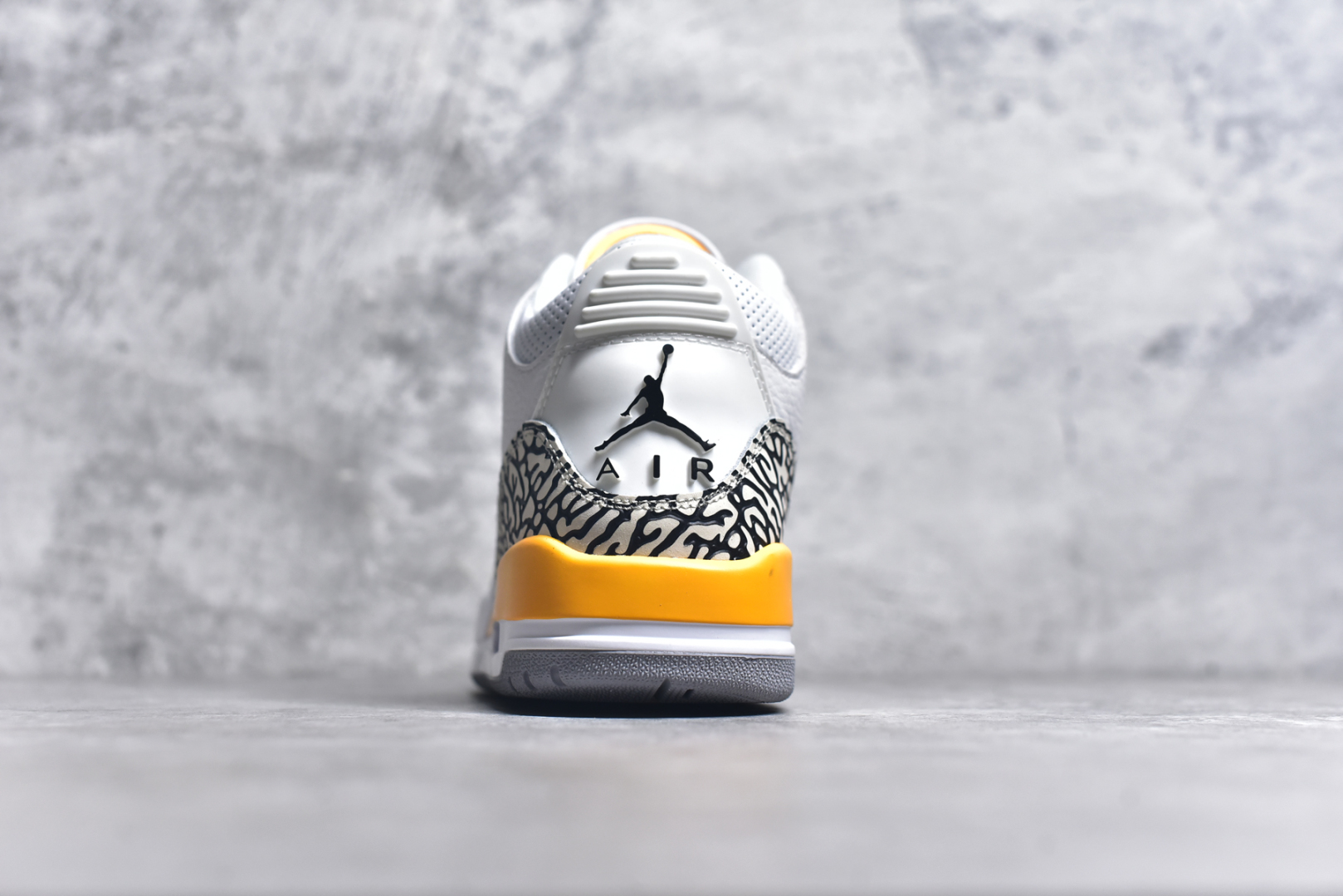 图片[5]-#秒杀 外贸版福利特价 Air Jordan AJ3 系列 原纸板楦头开发 鞋型匹配公司货 正确鞋舌立体高频 最新原厂底模 大底卡色咬花完美 鞋柜必备鞋款 终端现货供应 尺码：36 36.5 37.5 38 38.5 39 40 40.5 41 42 42.5 43 44 44.5 45 46 47.5-选品中心