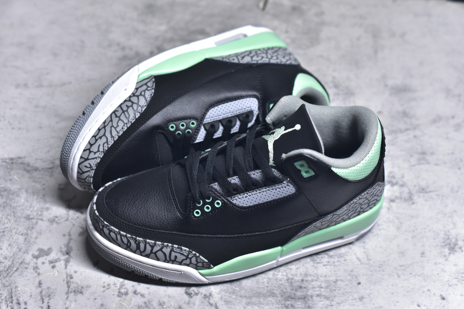 图片[7]-#秒杀 外贸版福利特价 Air Jordan AJ3 系列 原纸板楦头开发 鞋型匹配公司货 正确鞋舌立体高频 最新原厂底模 大底卡色咬花完美 鞋柜必备鞋款 终端现货供应 尺码：36 36.5 37.5 38 38.5 39 40 40.5 41 42 42.5 43 44 44.5 45 46 47.5-选品中心