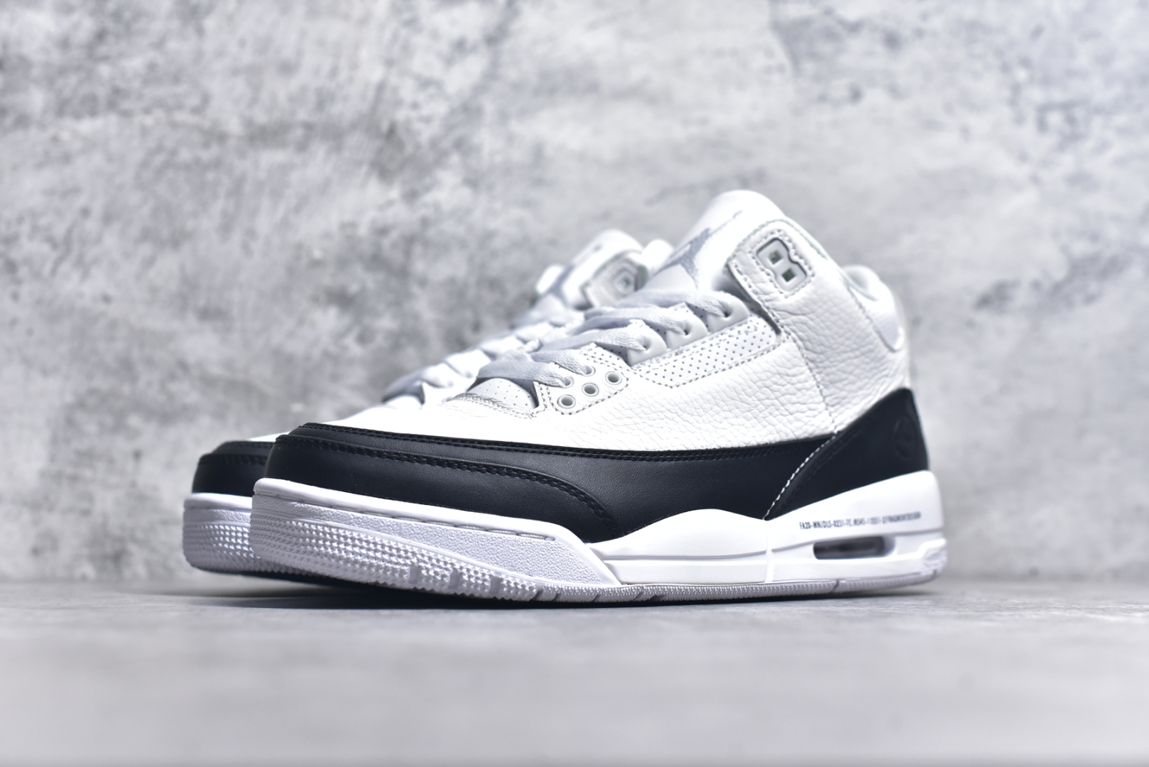 图片[2]-#秒杀 外贸版福利特价 Air Jordan AJ3 系列 原纸板楦头开发 鞋型匹配公司货 正确鞋舌立体高频 最新原厂底模 大底卡色咬花完美 鞋柜必备鞋款 终端现货供应 尺码：36 36.5 37.5 38 38.5 39 40 40.5 41 42 42.5 43 44 44.5 45 46 47.5-选品中心