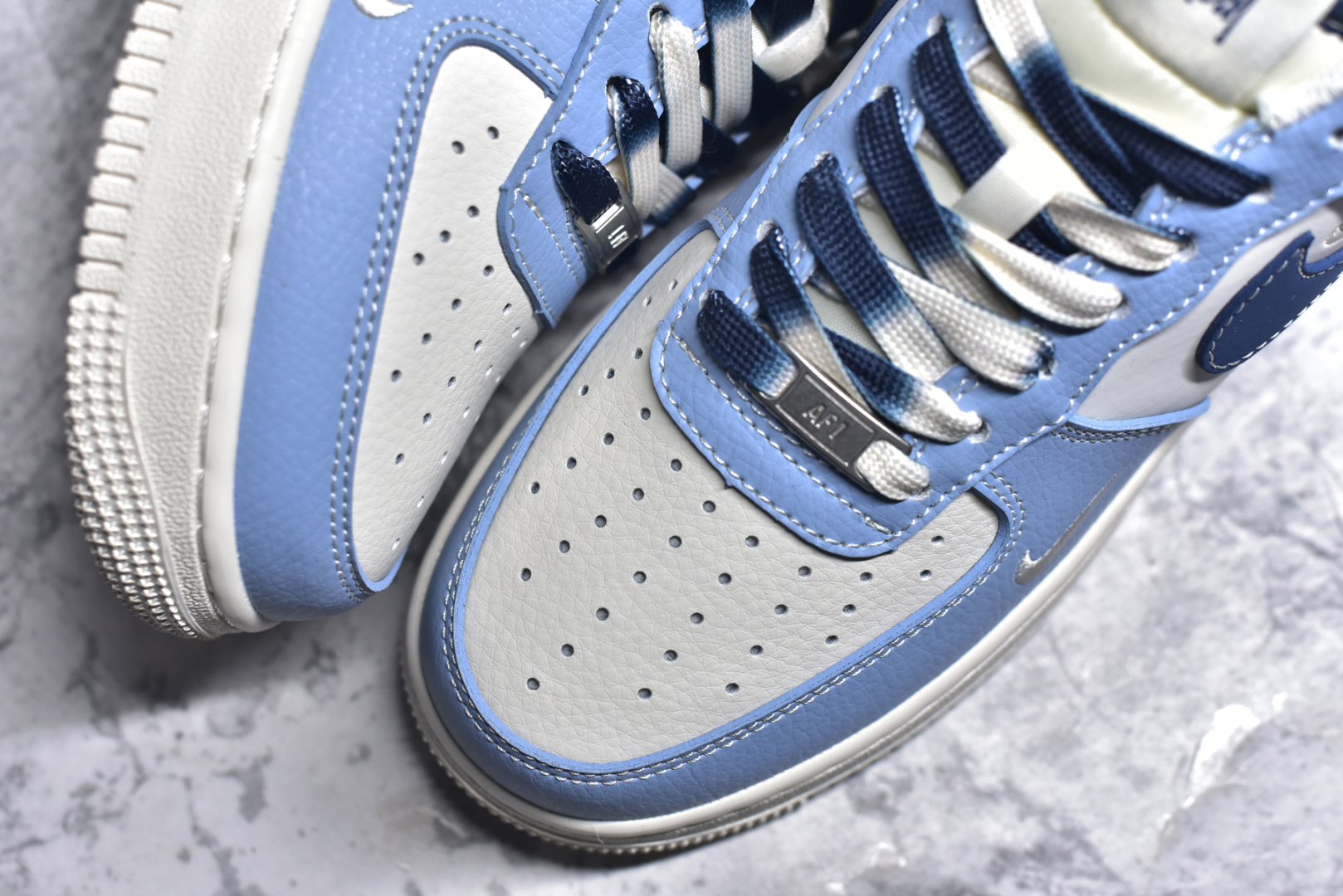 图片[8]-#Nk Air Force 1\’07 Low 斯图西联名 双拼天蓝 空军一号低帮休闲板鞋 XS1958-516 #定制皮料 3M反光 原楦原纸板 纯正版型 清洁度完美 内置全掌气垫 尺码：36 36.5 37.5 38 38.5 39 40 40.5 41 42 42.5 43 44 44.5 45 9.D4-选品中心