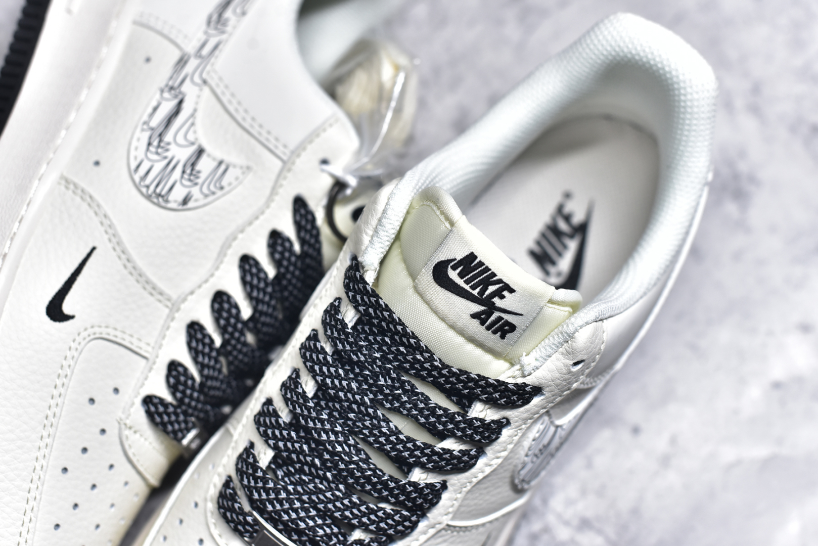 图片[9]-#Nk Air Force 1\’07 Low NIKE联名 米黑多小勾 空军一号低帮休闲板鞋 HH7518-046 #定制皮料 3M反光 原楦原纸板 纯正版型 清洁度完美 内置全掌气垫 尺码：36 36.5 37.5 38 38.5 39 40 40.5 41 42 42.5 43 44 44.5 45 9.D4-选品中心