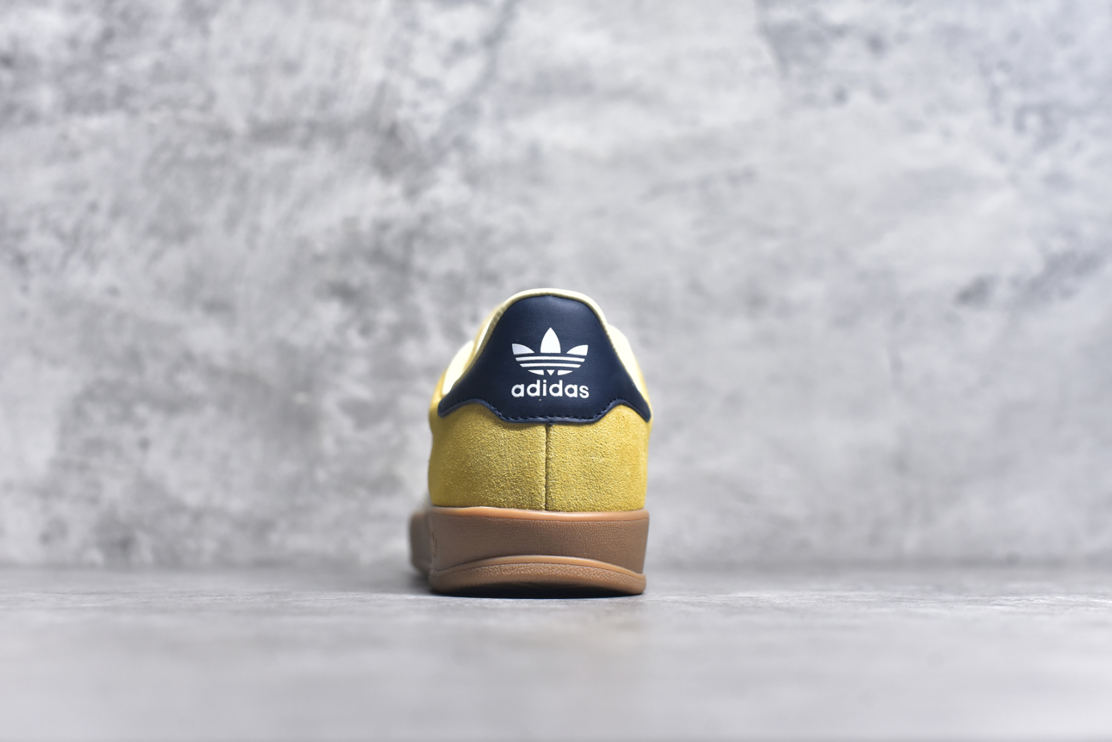 图片[5]-#AD Gazelle Indoor Trainers 羚羊内训系列低帮复古百搭休闲运动德训风板鞋 JI3523 90年代经典的复刻版！自60年代以足球训练鞋面世以来,Gazelle就以其经典设计席卷全球。1991年版本的复刻,再造经典Gazelle。采用皮革打造,搭配浊色细节,让这款经典更加简约。尺码：36 36⅔ 37⅓ 38 38⅔ 39⅓ 40 40⅔ 41⅓ 42 42⅔ 43⅓ 44⅓ 44⅔ 45-选品中心