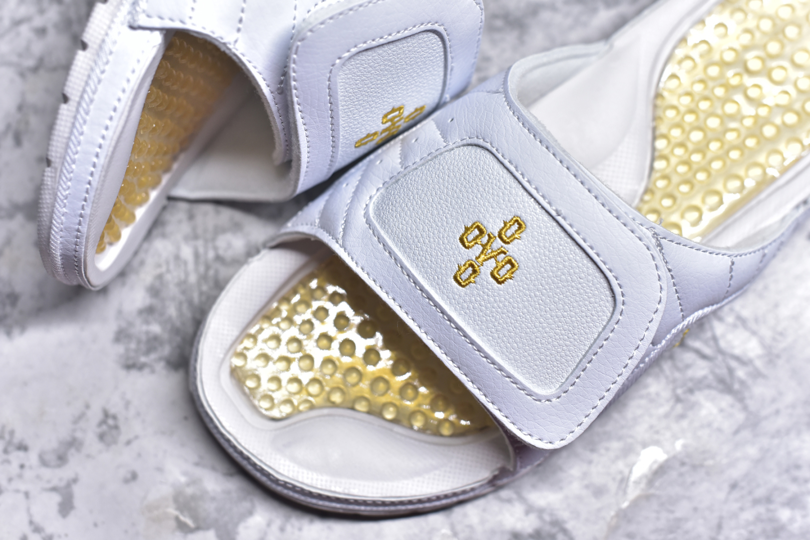 图片[8]-#Air Jordan AJ12 Hydro Retro Slides 飞人运动拖鞋 经典的配色装扮 加上可调节的搭带 TPR 按摩内底和 Phylon 缓震鞋底 以高规格的配置带来非凡舒适的穿着体验 作为AJ的铁杆粉丝 这份夏日精品想必无法忽视 尺码：36-45-选品中心