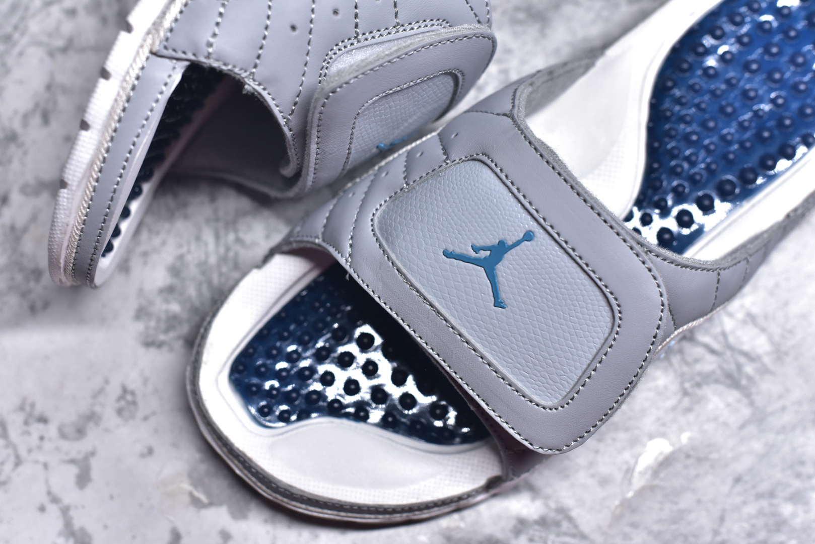 图片[8]-#Air Jordan AJ12 Hydro Retro Slides 飞人运动拖鞋 经典的配色装扮 加上可调节的搭带 TPR 按摩内底和 Phylon 缓震鞋底 以高规格的配置带来非凡舒适的穿着体验 作为AJ的铁杆粉丝 这份夏日精品想必无法忽视 尺码：36-45-选品中心