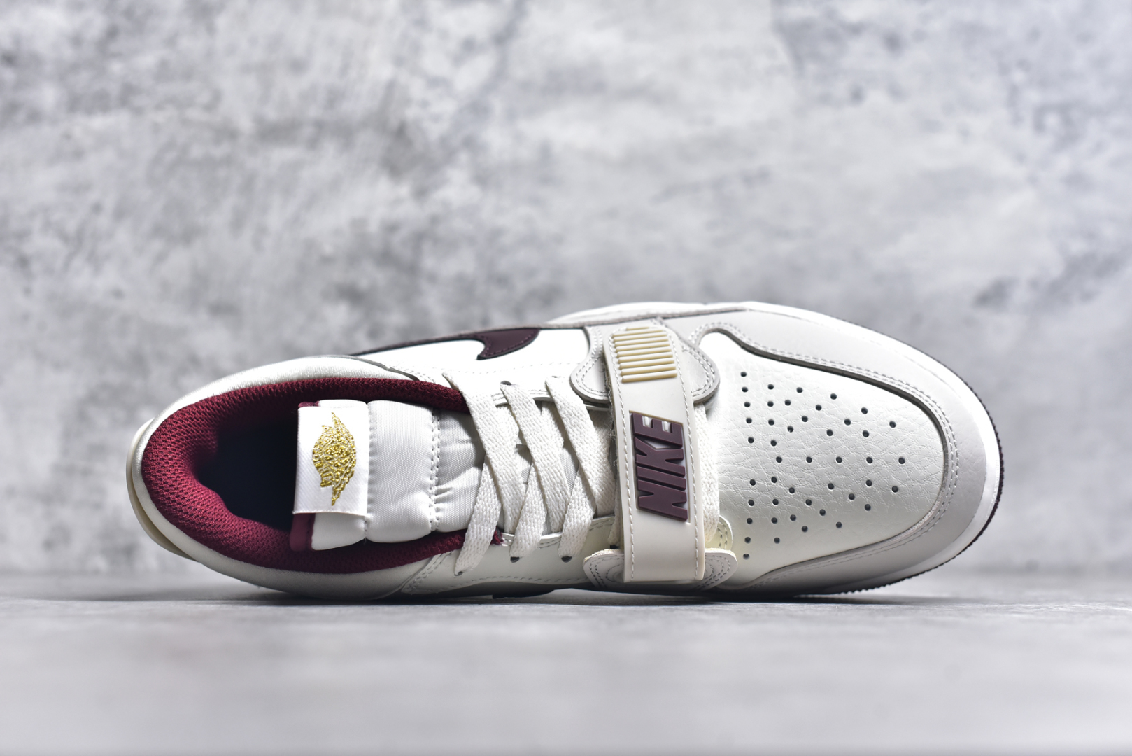 图片[4]-#Air Jordan legacy 312 Low \”Year of The Snak\”蛇年限定乔丹篮球鞋系列 号称 “最强三合一” 的Jordan Legacy 312，自然有着杂交结合的设计，它的名字就展现出它所包含的鞋款元素，312 分别对应了 Air Jordan 3、Air Jordan 1 和 Air Trainer 2，将这三双经典又有不俗人气的鞋款融合，“最强三合一” 的名称由此得来。货号：IB4712-161 尺码：36 36.5 37.5 38 38.5 39 40 40.5 41 42 42.5 43 44 44.5 45 46 47.5-选品中心