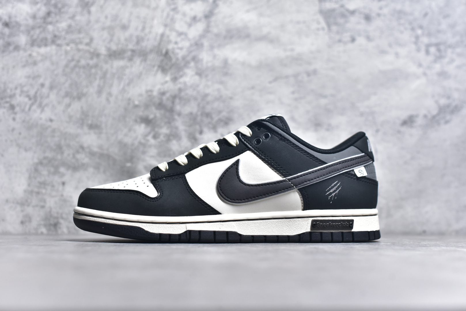 #Nk SB Dunk Low 饿狼传说 周年高端定制 低帮休闲板鞋 BW1220-008 #定制鞋盒 大厂纯原品质出货 超高清洁度 皮料切割干净无任何毛边 细节完美 尺码：36 36.5 37.5 38 38.5 39 40 40.5 41 42 42.5 43 44 44.5 45 9.E5-选品中心