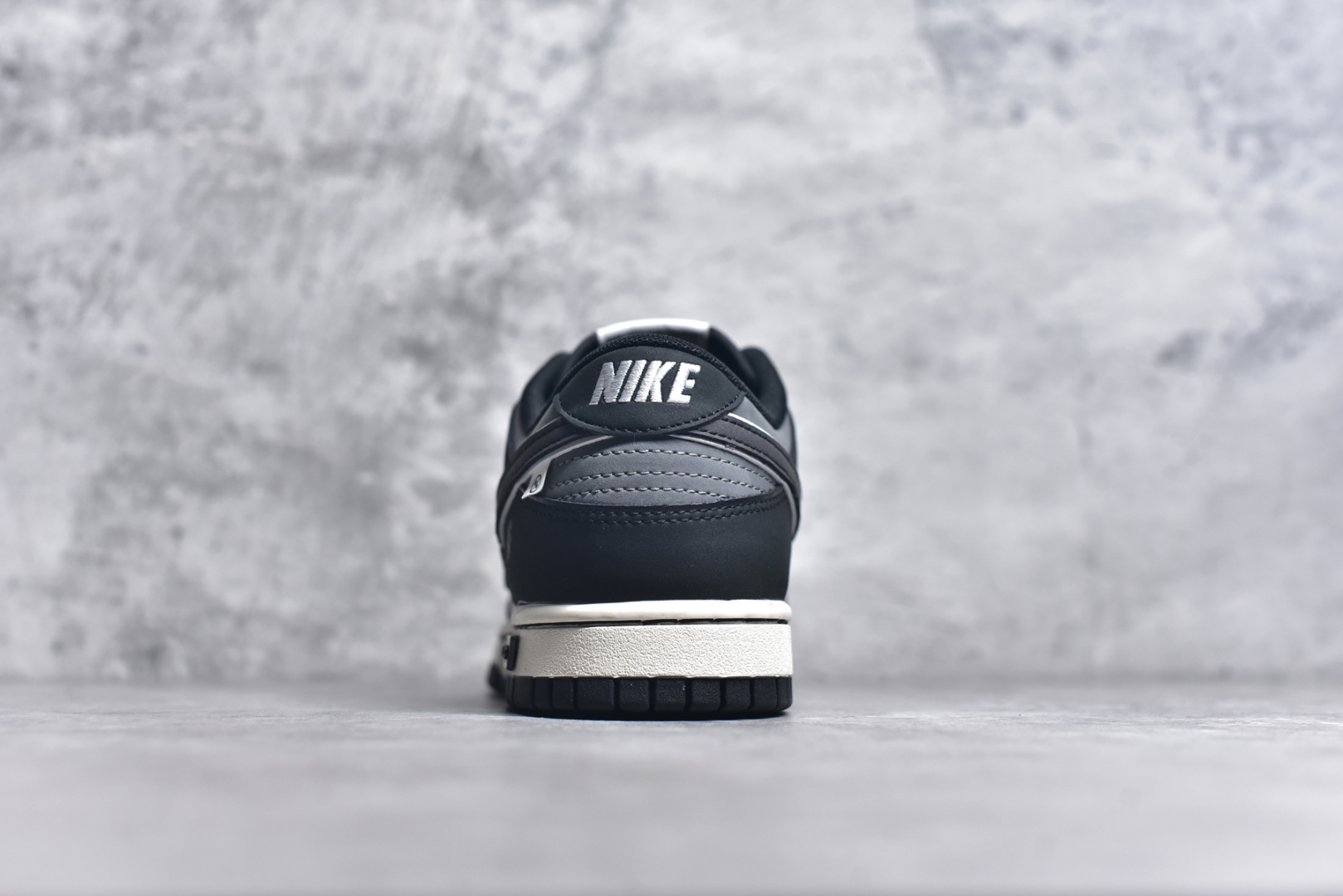 图片[5]-#Nk SB Dunk Low 饿狼传说 周年高端定制 低帮休闲板鞋 BW1220-008 #定制鞋盒 大厂纯原品质出货 超高清洁度 皮料切割干净无任何毛边 细节完美 尺码：36 36.5 37.5 38 38.5 39 40 40.5 41 42 42.5 43 44 44.5 45 9.E5-选品中心