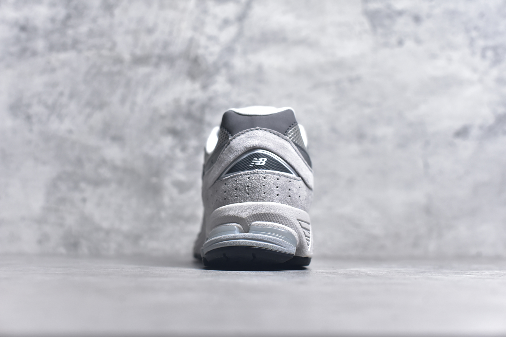 图片[5]-#NewBalance2002R经典的配色，沿袭了面世之初的经典科技，以ENCAP中底配以升级版N-ERGY缓震物料。鞋面则采用特色的柔软麂皮搭以NewBalance经典的尼龙网布，低调中还原跑鞋本真。更年轻化的设计理念与材质，让新世代青年得以用全新视角体验经典鞋款的传奇魅力 尺码： 36-45-选品中心