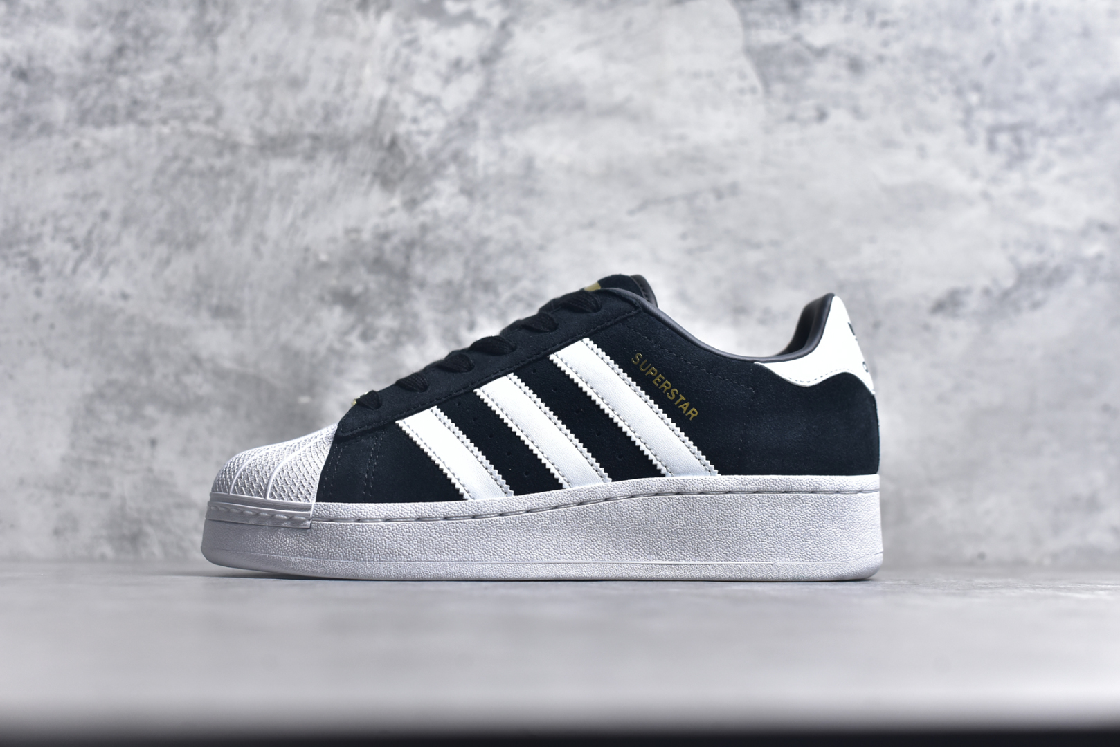 #阿迪达斯/三叶草Adidas Originals Superstar XLG 贝壳头系列低帮厚底松糕经典百搭休闲运动板鞋“皮革黑金LOGO”ID4657 尺码：39⅓ 40 40⅔ 41⅓ 42 42⅔ 43⅓ 44 45-选品中心