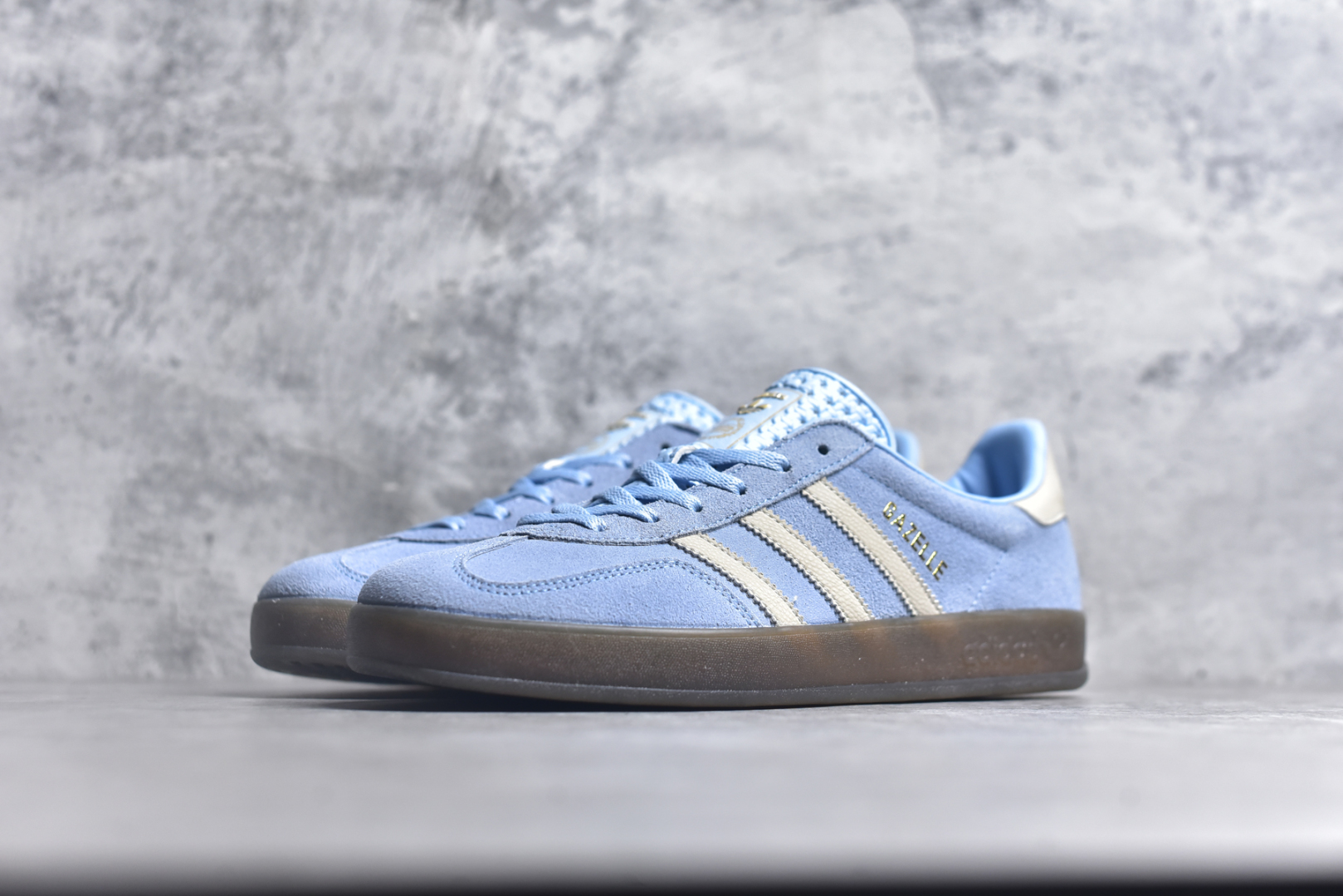 图片[2]-#AD Gazelle Indoor Trainers 羚羊内训系列低帮复古百搭休闲运动德训风板鞋 JI2717 90年代经典的复刻版！自60年代以足球训练鞋面世以来,Gazelle就以其经典设计席卷全球。1991年版本的复刻,再造经典Gazelle。采用皮革打造,搭配浊色细节,让这款经典更加简约。尺码：36 36⅔ 37⅓ 38 38⅔ 39⅓ 40 40⅔ 41⅓ 42 42⅔ 43⅓ 44⅓ 44⅔ 45-选品中心