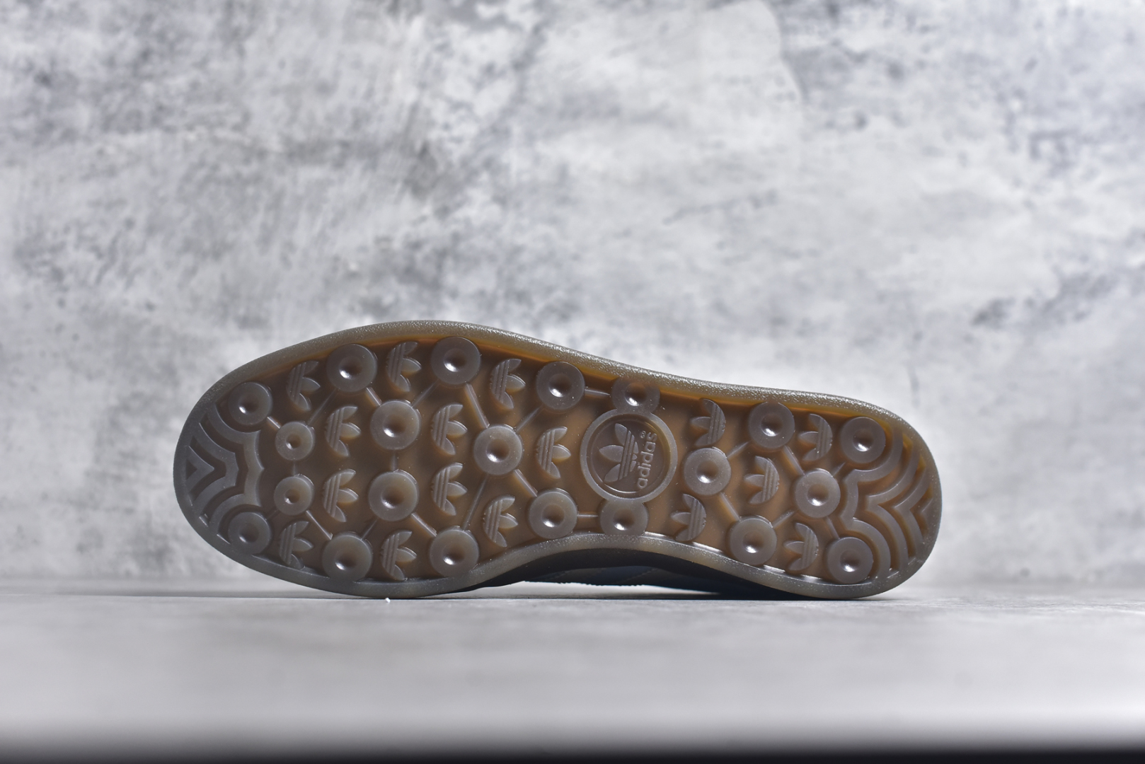 图片[6]-#AD Gazelle Indoor Trainers 羚羊内训系列低帮复古百搭休闲运动德训风板鞋 JI2717 90年代经典的复刻版！自60年代以足球训练鞋面世以来,Gazelle就以其经典设计席卷全球。1991年版本的复刻,再造经典Gazelle。采用皮革打造,搭配浊色细节,让这款经典更加简约。尺码：36 36⅔ 37⅓ 38 38⅔ 39⅓ 40 40⅔ 41⅓ 42 42⅔ 43⅓ 44⅓ 44⅔ 45-选品中心