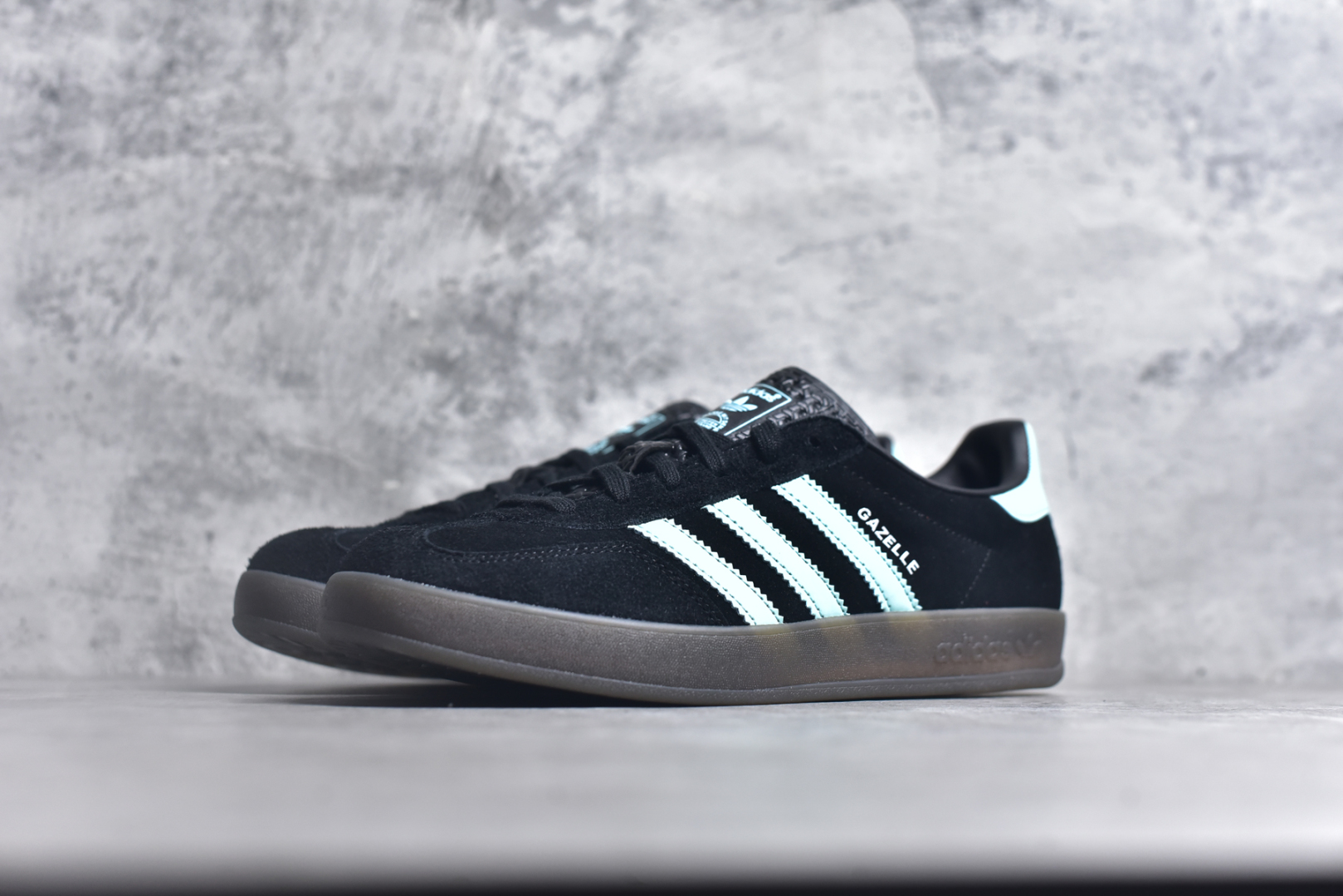 图片[2]-#AD Gazelle Indoor Trainers 羚羊内训系列低帮复古百搭休闲运动德训风板鞋 JR7112 90年代经典的复刻版！自60年代以足球训练鞋面世以来,Gazelle就以其经典设计席卷全球。1991年版本的复刻,再造经典Gazelle。采用皮革打造,搭配浊色细节,让这款经典更加简约。尺码：36 36⅔ 37⅓ 38 38⅔ 39⅓ 40 40⅔ 41⅓ 42 42⅔ 43⅓ 44⅓ 44⅔ 45-选品中心