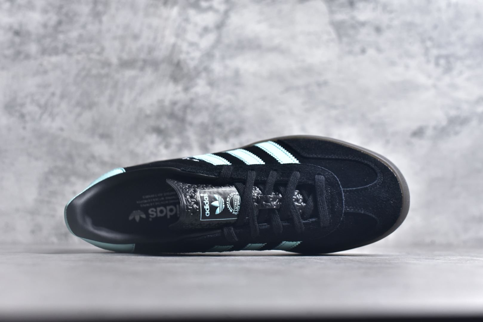 图片[4]-#AD Gazelle Indoor Trainers 羚羊内训系列低帮复古百搭休闲运动德训风板鞋 JR7112 90年代经典的复刻版！自60年代以足球训练鞋面世以来,Gazelle就以其经典设计席卷全球。1991年版本的复刻,再造经典Gazelle。采用皮革打造,搭配浊色细节,让这款经典更加简约。尺码：36 36⅔ 37⅓ 38 38⅔ 39⅓ 40 40⅔ 41⅓ 42 42⅔ 43⅓ 44⅓ 44⅔ 45-选品中心