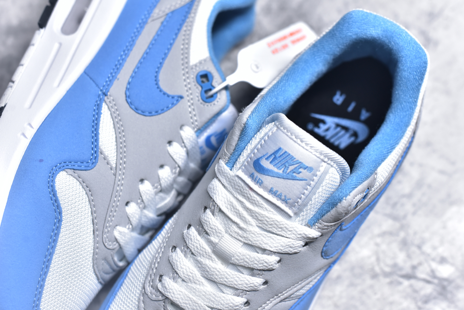 图片[9]-#NK Air Max 1 初代复古气垫慢跑鞋 FD3258-006 由Tinker Hatfeld和Mark Parker在1987年设计 灵感来自于巴黎蓬皮杜中心 在参观了蓬皮杜中心之后提出了Air Max的标志性开窗可视气垫的理念 并将其实际开发成功 是NK史上第一双可视气垫跑鞋 凭借着Air Max气垫带来的舒适脚感和鞋面面料上的不断精进才使得Air Max 1在现如今都是复古慢跑鞋的首选 深厚的历史渊源 独特的流线形设计 极为复古的外观使得它深受鞋迷的喜爱 尺码：36 36.5 37.5 38 38.5 39 40 40.5 41 42 42.5 43 44 44.5 45-选品中心