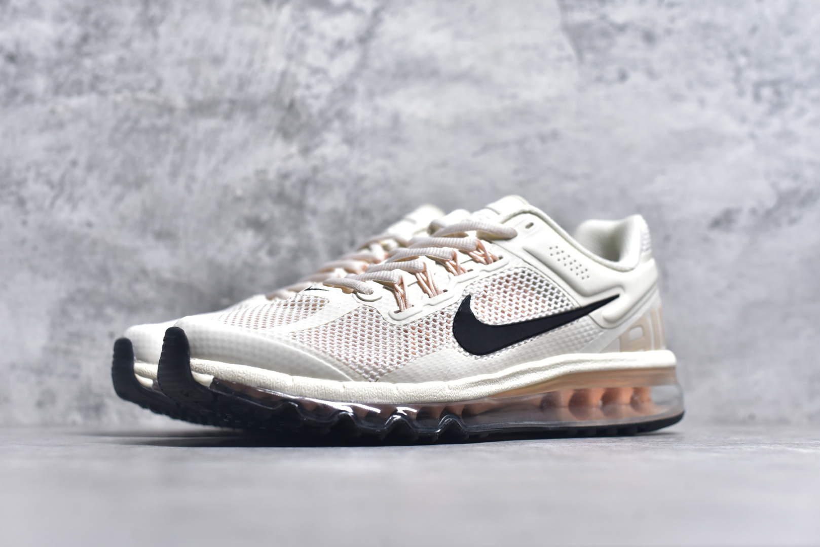 图片[2]-#NK Air Max 2013 经典舒适时尚耐磨透气低帮气垫跑步鞋 携时尚设计闪亮回归 出众有型 采用网眼布细节和运动风无缝覆面 助你保持清爽感受 塑就焕新造型 经典 Flywire 设计搭配经典全掌型 Max Air 缓震配置 缔造出众舒适感和支撑效果实拍调校N版已经零色差零失真 百分百还原实物色彩所见即所得 不存在货不对板色差等低级问题 选购参考实物拍摄 不混卖不参货 只用心做好货严格选品 承诺混一赔十 尺码：35.5 36 36.5 37.5 38 38.5 39 40 40.5 41 42 42.5 43 44 44.5 45 46 46.5-选品中心
