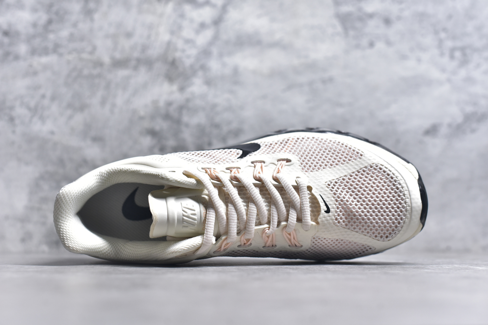 图片[4]-#NK Air Max 2013 经典舒适时尚耐磨透气低帮气垫跑步鞋 携时尚设计闪亮回归 出众有型 采用网眼布细节和运动风无缝覆面 助你保持清爽感受 塑就焕新造型 经典 Flywire 设计搭配经典全掌型 Max Air 缓震配置 缔造出众舒适感和支撑效果实拍调校N版已经零色差零失真 百分百还原实物色彩所见即所得 不存在货不对板色差等低级问题 选购参考实物拍摄 不混卖不参货 只用心做好货严格选品 承诺混一赔十 尺码：35.5 36 36.5 37.5 38 38.5 39 40 40.5 41 42 42.5 43 44 44.5 45 46 46.5-选品中心